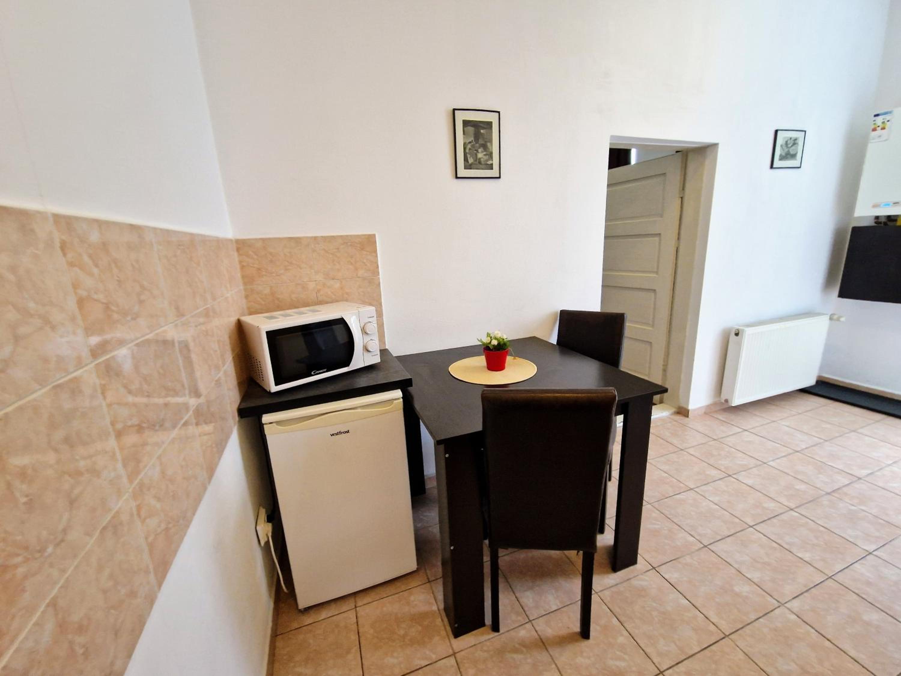 Main Square Apartments & More