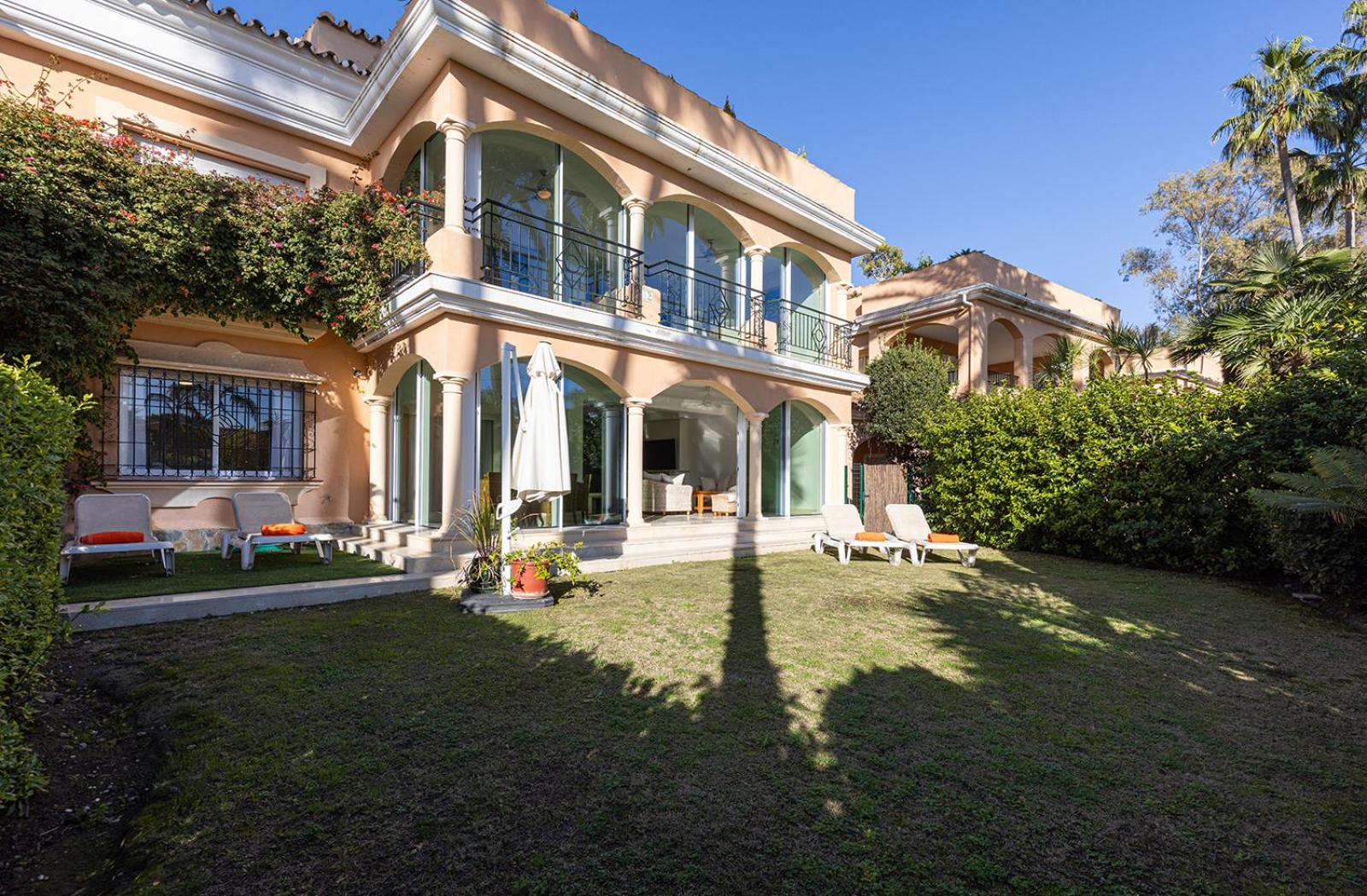 Large Ground Floor Apartment with Private Garden and Beach Access view 3