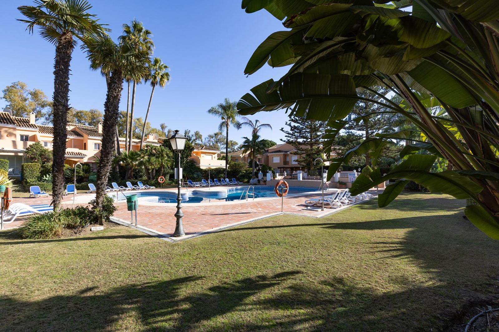 Large Ground Floor Apartment with Private Garden and Beach Access view 4