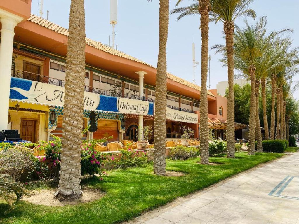 Desert Pearl Romantic Apartment