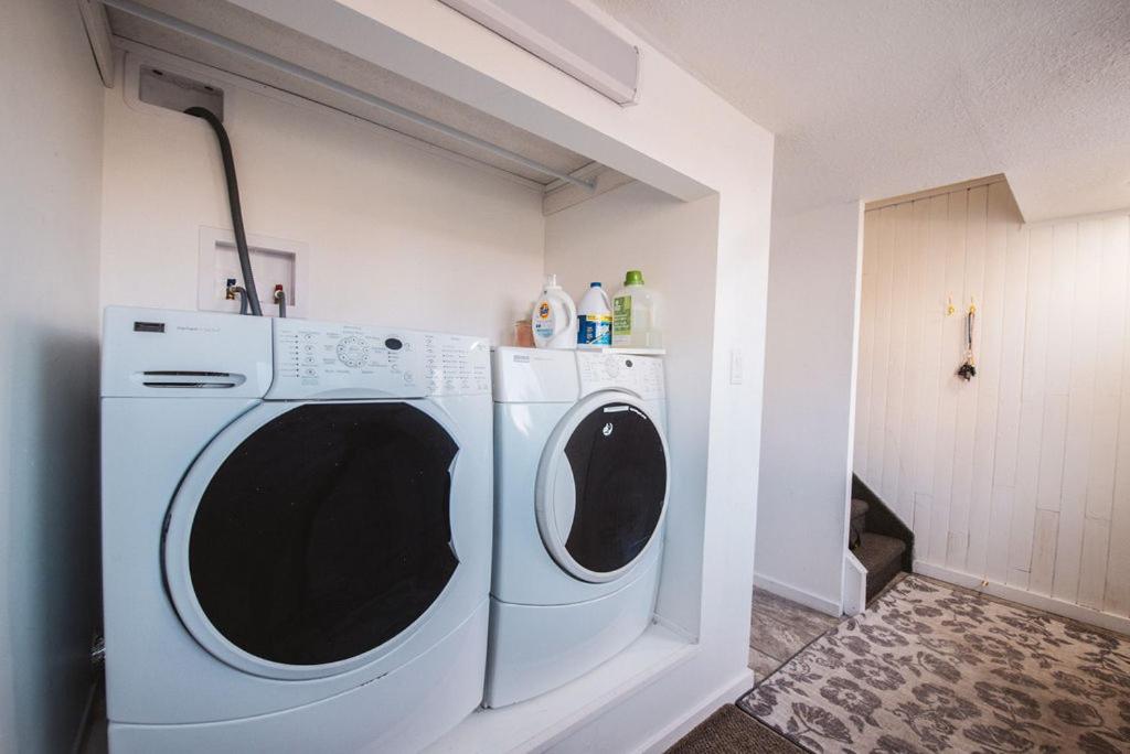 Yellowknife Downtown 50a ave Vacation Home