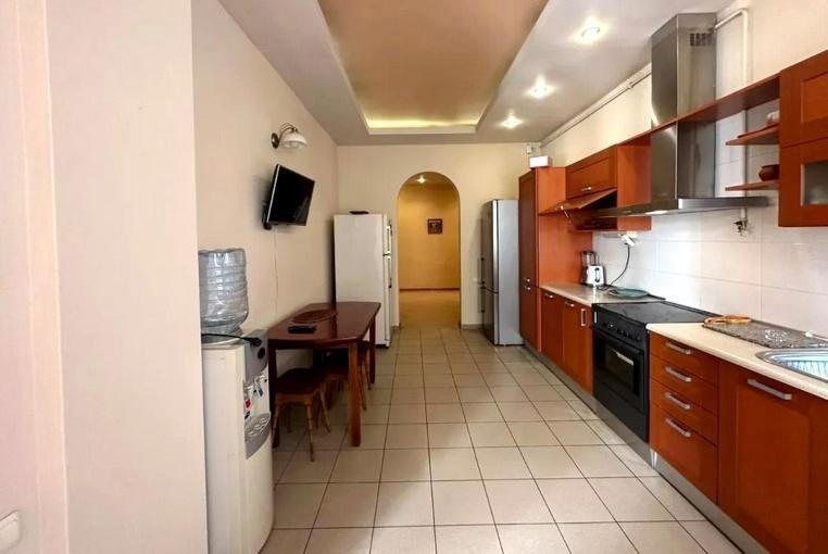 City Center Spacious 3 Bedroom and 2 Bathroom Apartment on Northern Avenue,