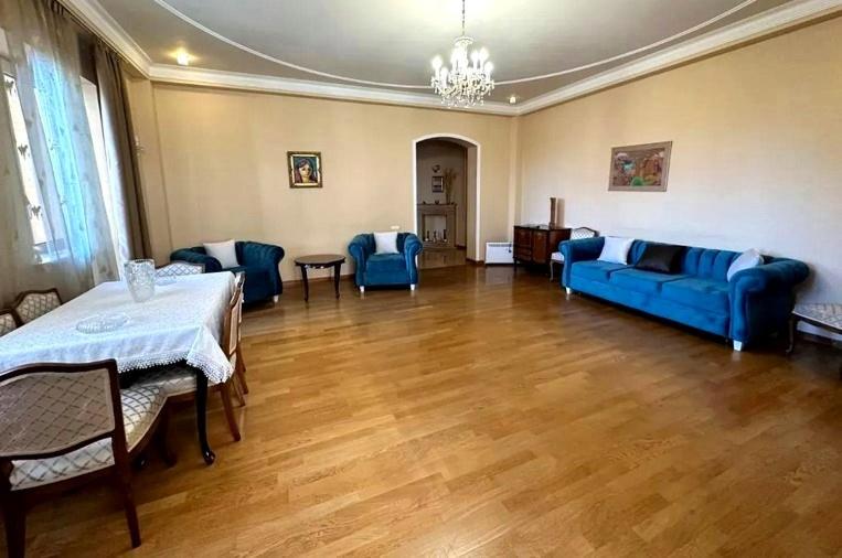 City Center Spacious 3 Bedroom and 2 Bathroom Apartment on Northern Avenue,