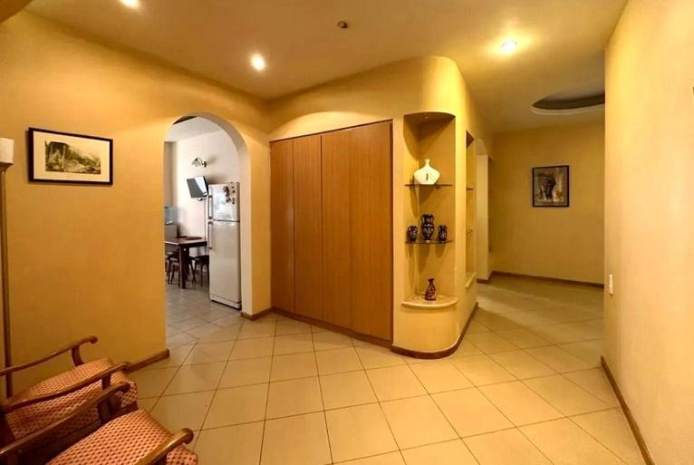 City Center Spacious 3 Bedroom and 2 Bathroom Apartment on Northern Avenue,