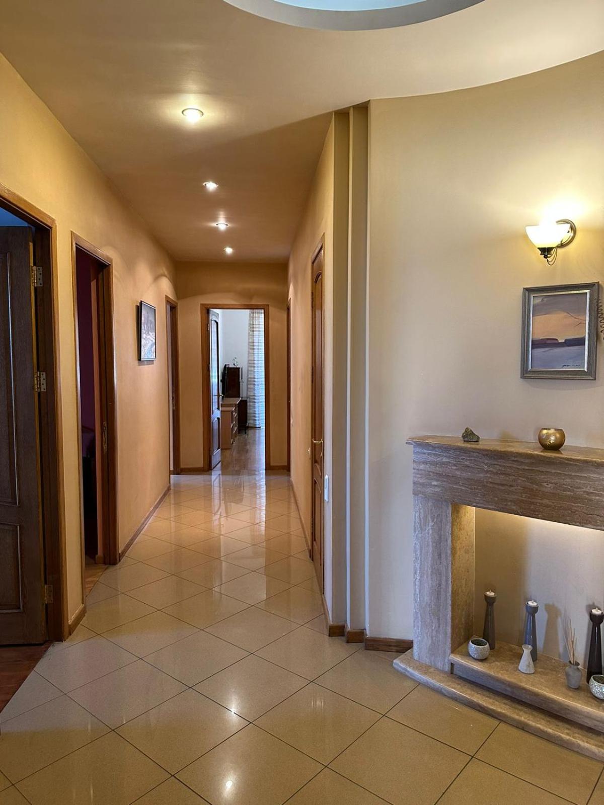 City Center Spacious 3 Bedroom and 2 Bathroom Apartment on Northern Avenue,