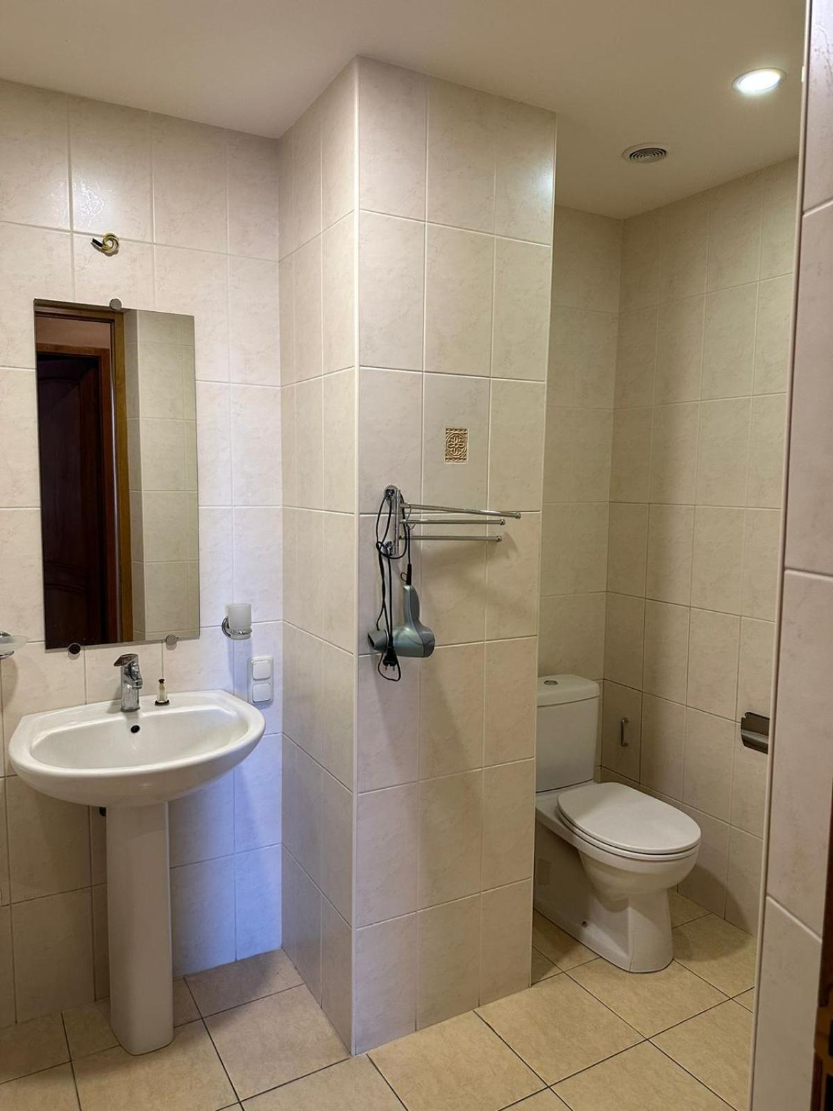 City Center Spacious 3 Bedroom and 2 Bathroom Apartment on Northern Avenue,
