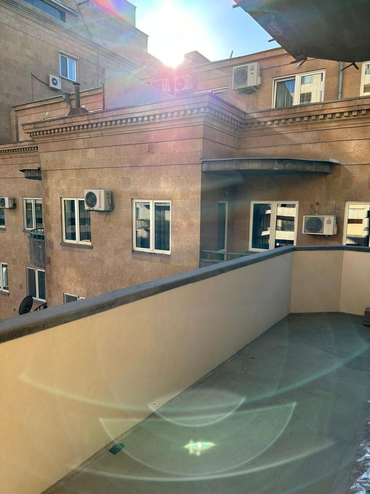 City Center Spacious 3 Bedroom and 2 Bathroom Apartment on Northern Avenue,