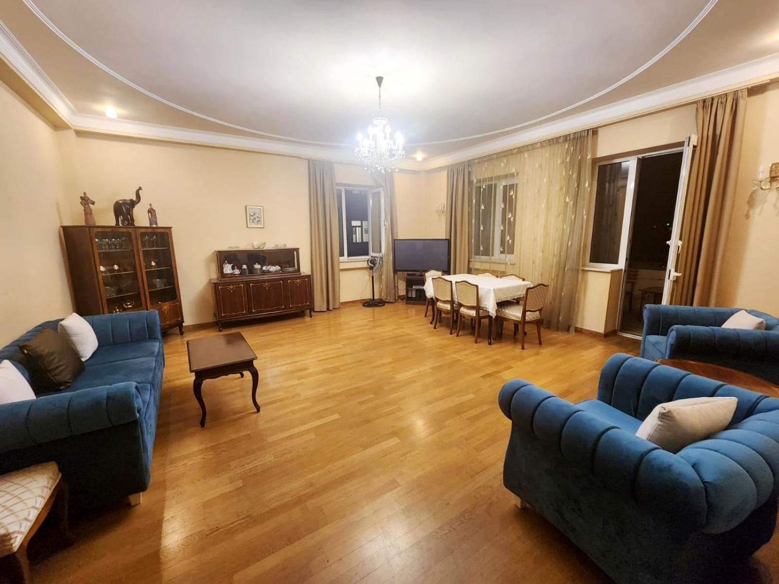 City Center Spacious 3 Bedroom and 2 Bathroom Apartment on Northern Avenue,
