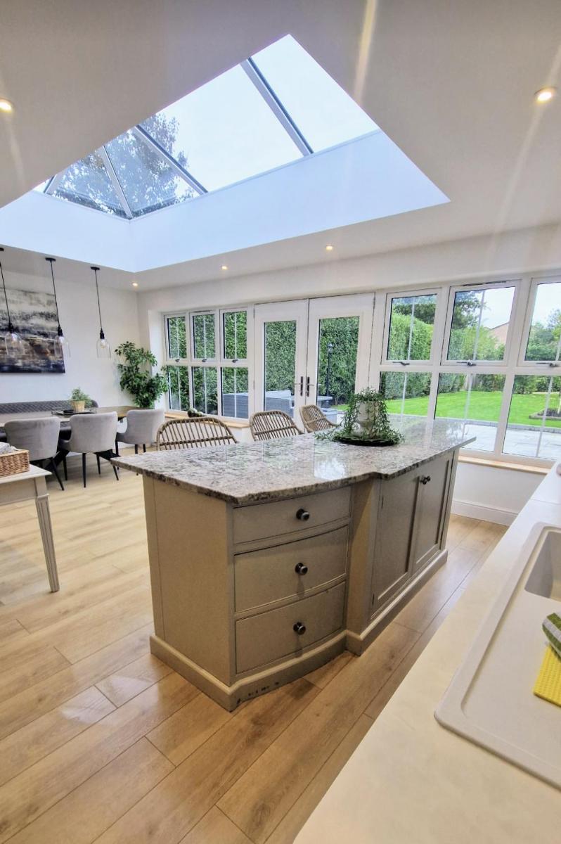 NewForest-Spacious-4BDHolidayHome-Garden-Parking view 2