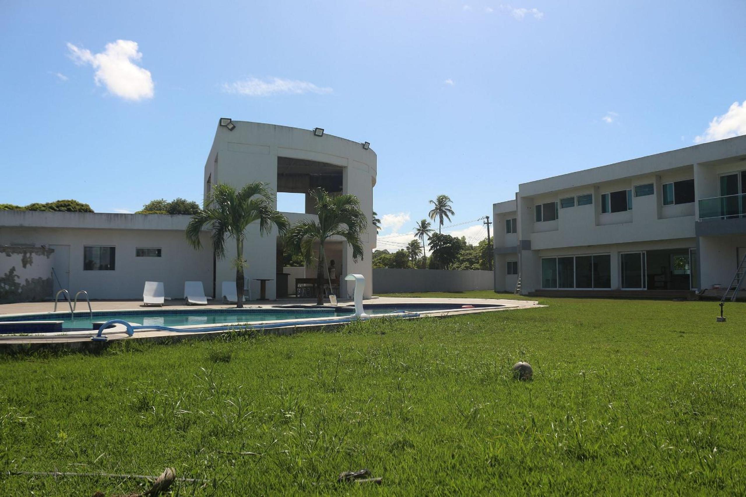Mansion with Private Pool and Jacuzzi 6 suites-082M