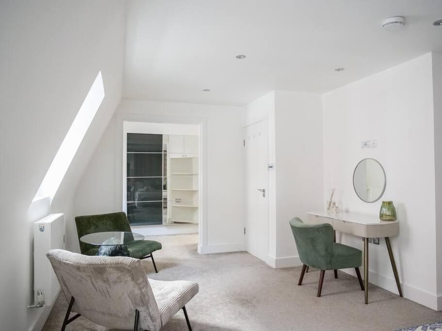 Tranquil Urban Oasis in Kensington