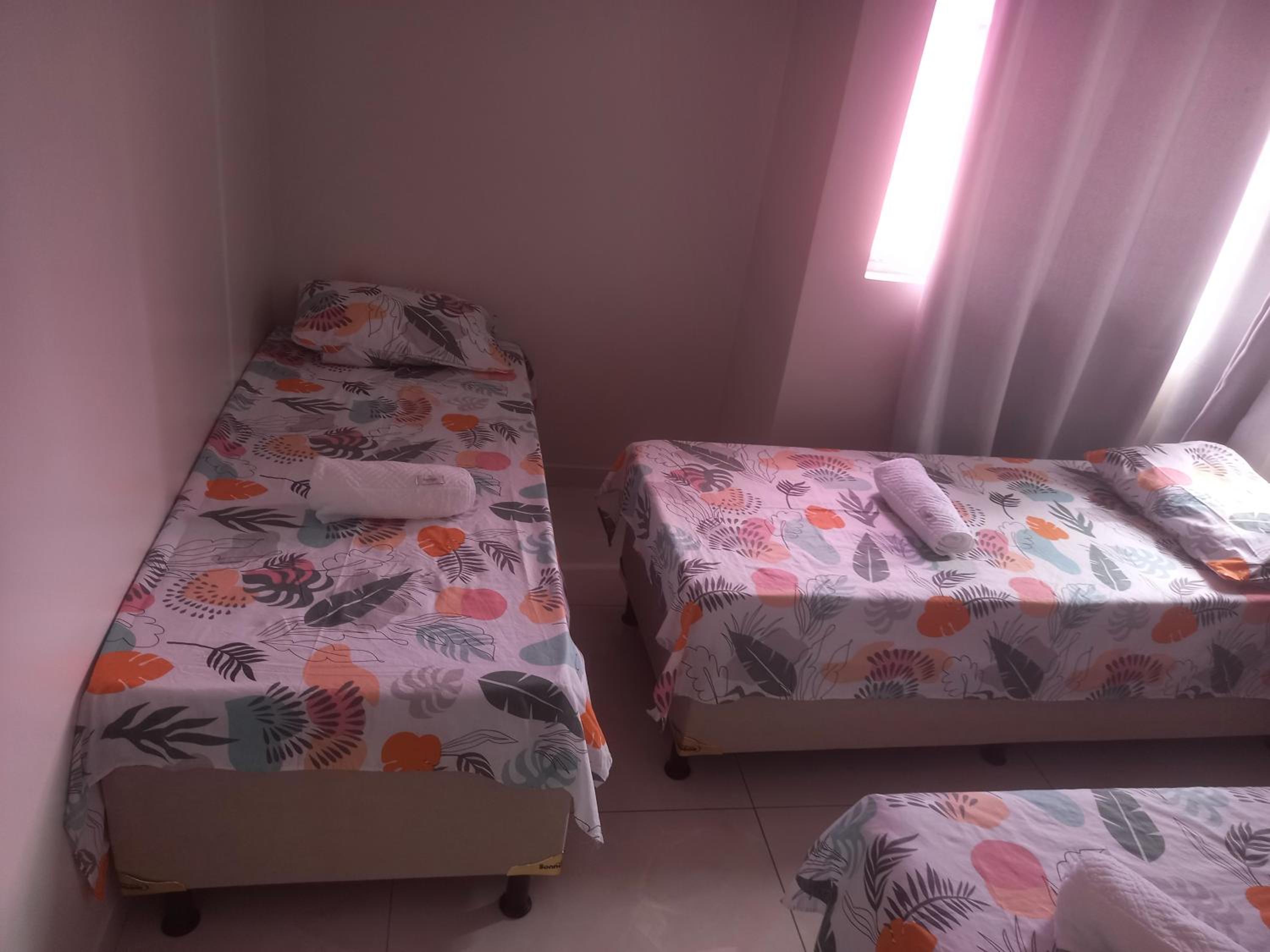 Apart Verdemar Confort com 3 quartos para ate 8 pessoas moderno e funcional e apenas poucos passos da praia