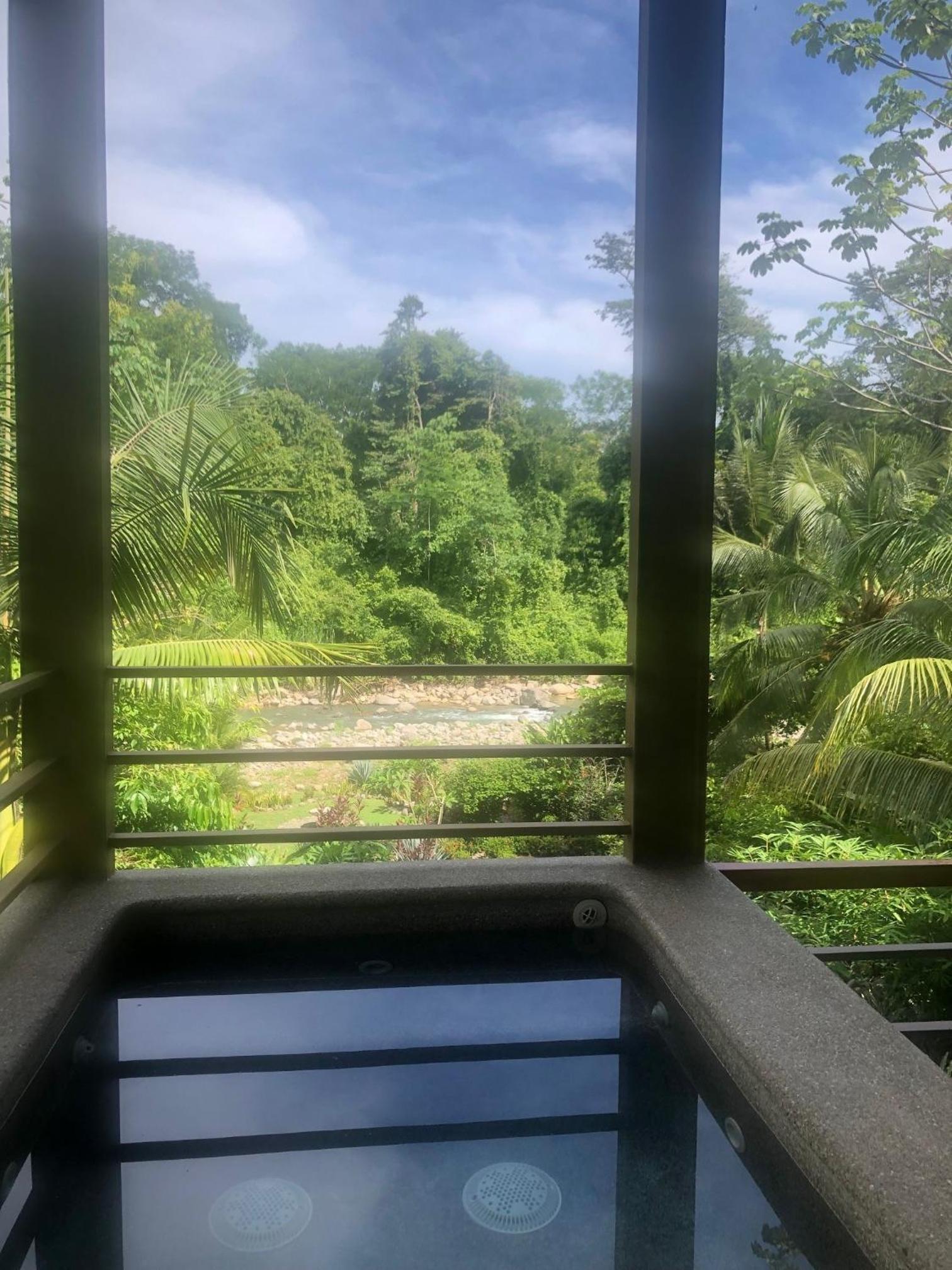 Sloth Premium Riverfront Jungle Villa with Jacuzzi and Pool