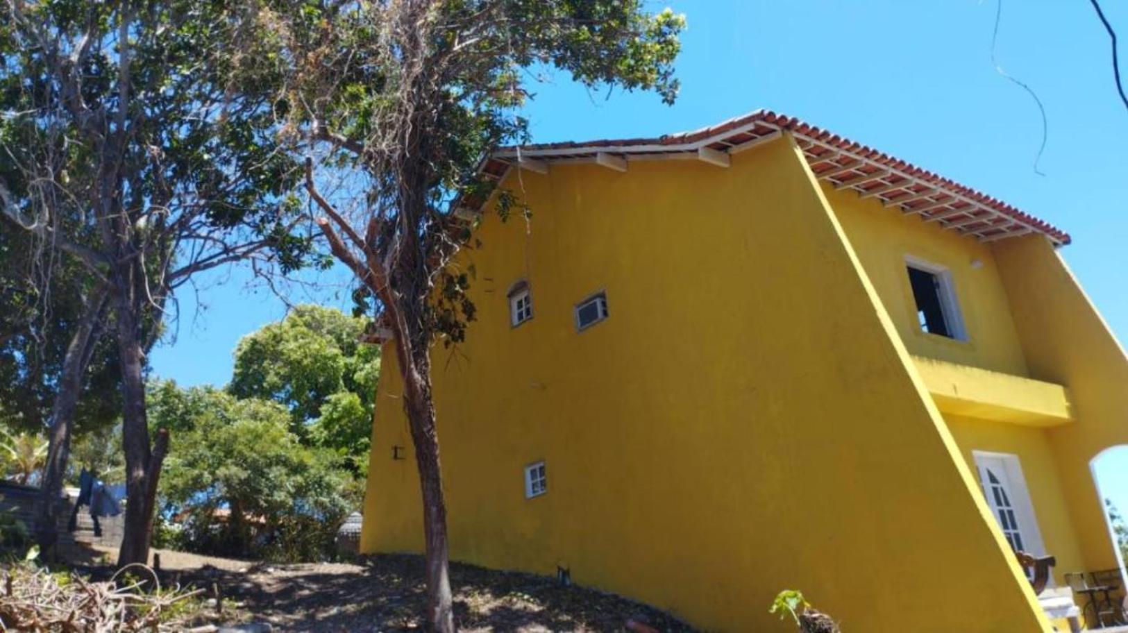 EncantoBúzios: Casa Amarela para Festas Inesquecíveis. Experiência Única nas Festas de Fim de Ano!