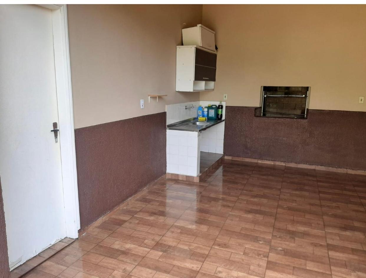 linda chácara com casa principal pomar & piscina