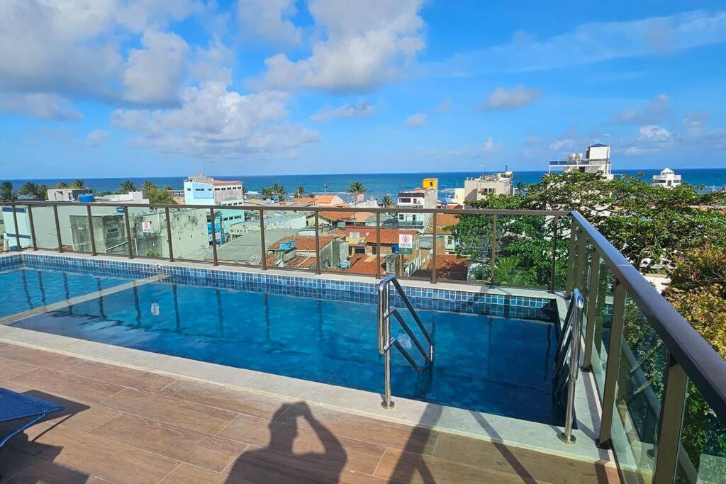 Flat com Rooftop à 100metros das Piscinas Naturais