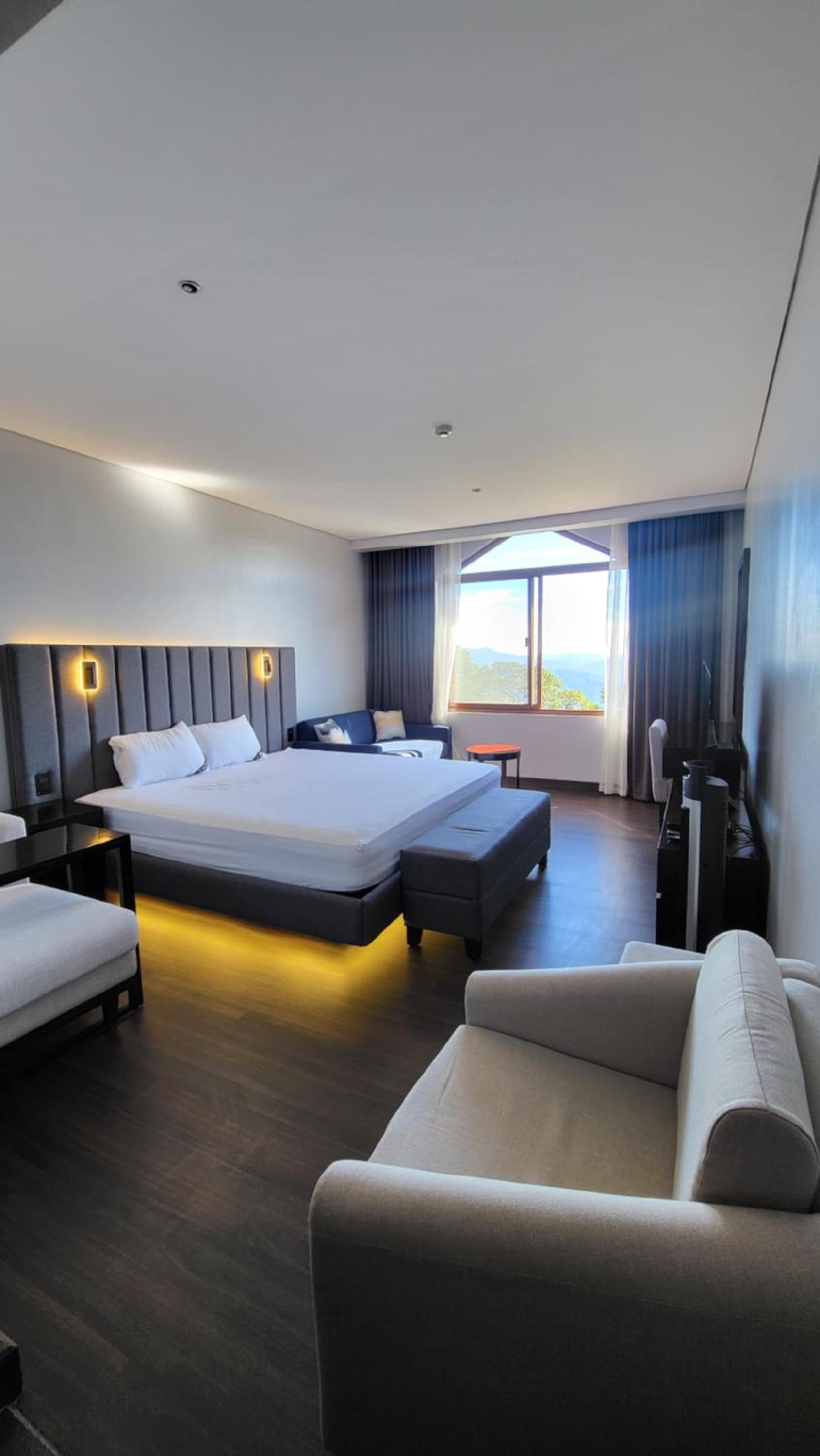Mountain View,Room 549 Private Unit at The Forest Lodge,Camp John Hay Suites view 3