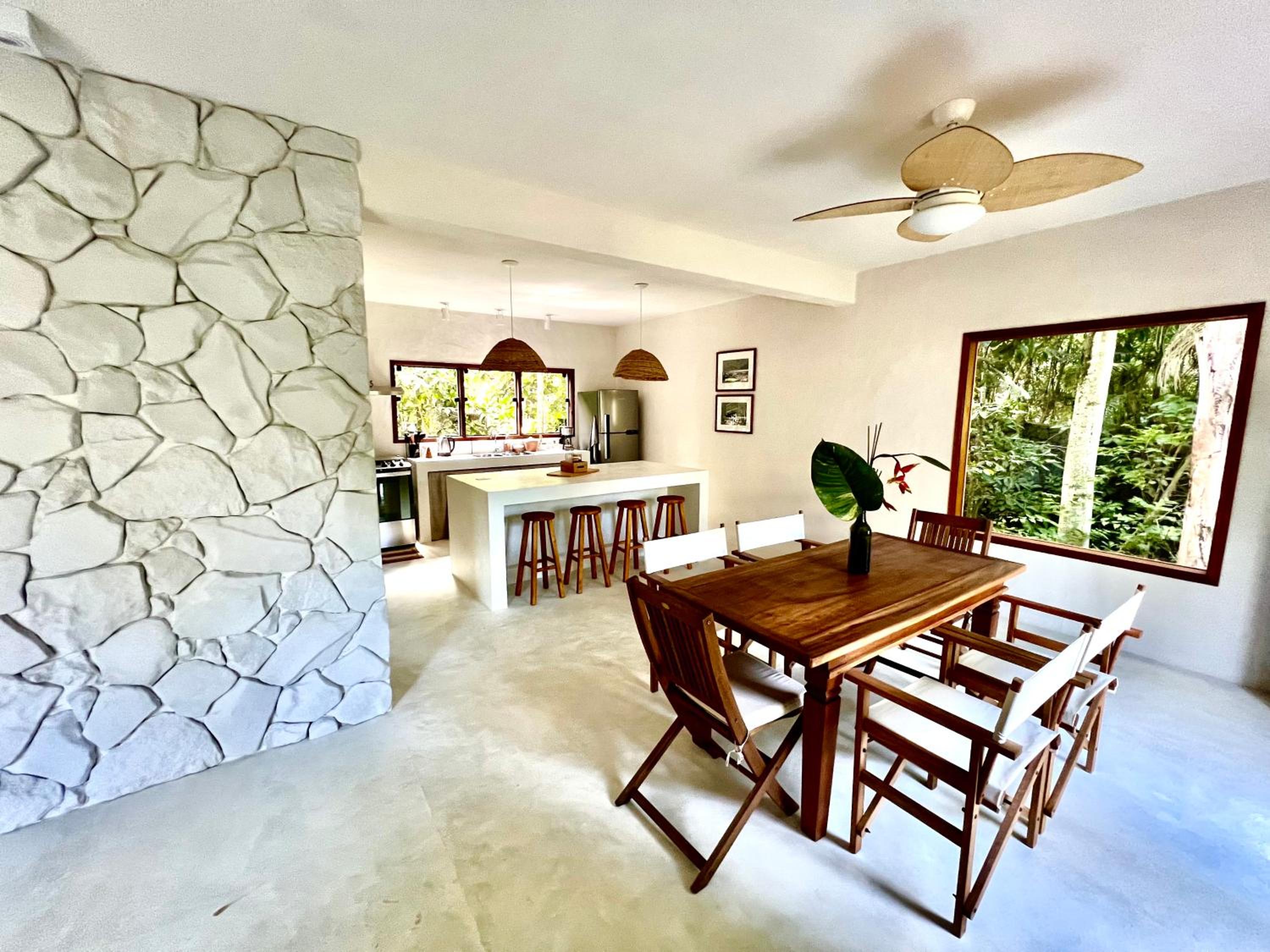 Linda casa em Condomínio de Costeira na Ilhabela