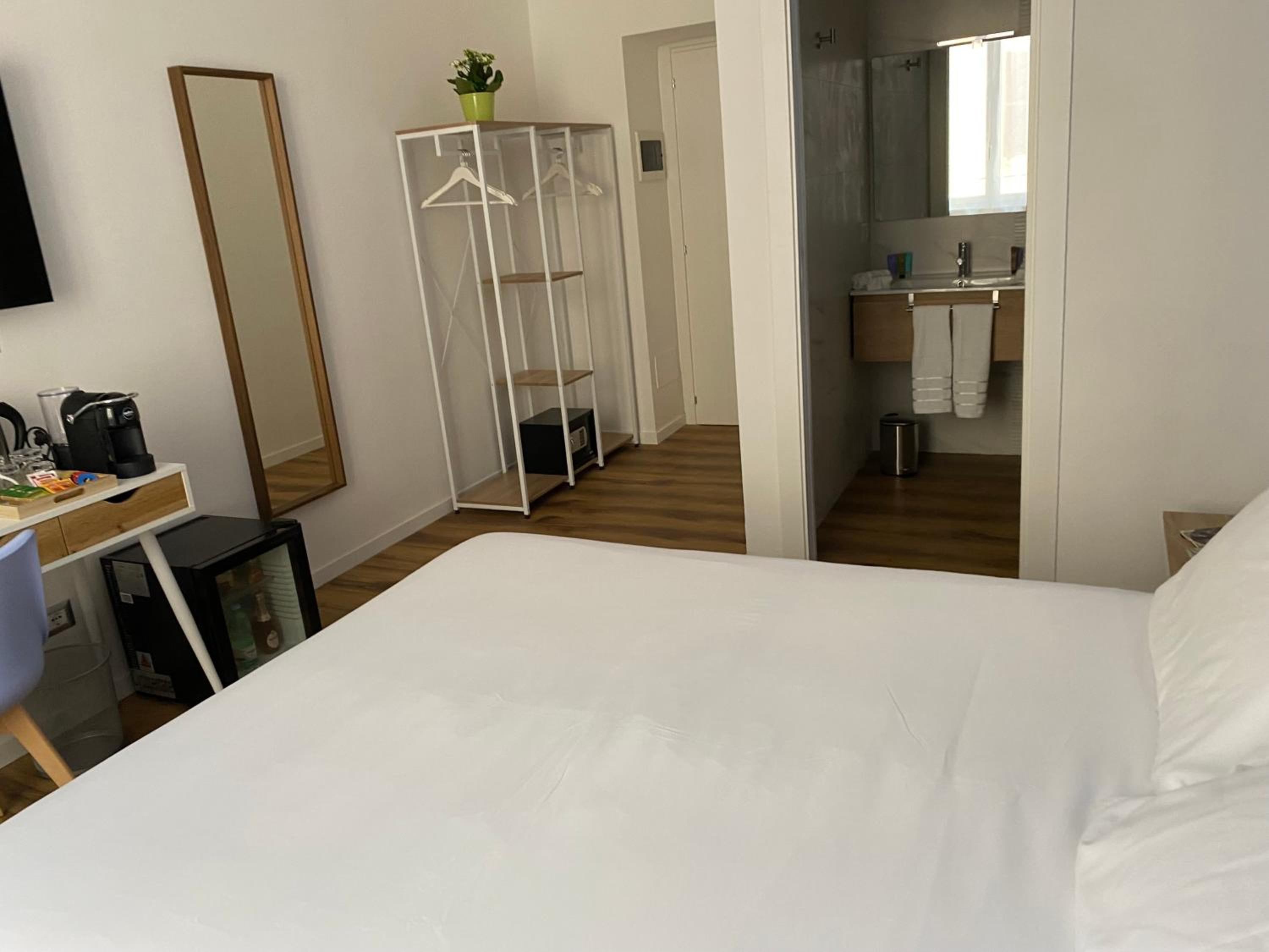 Belltower Elegans Guest House