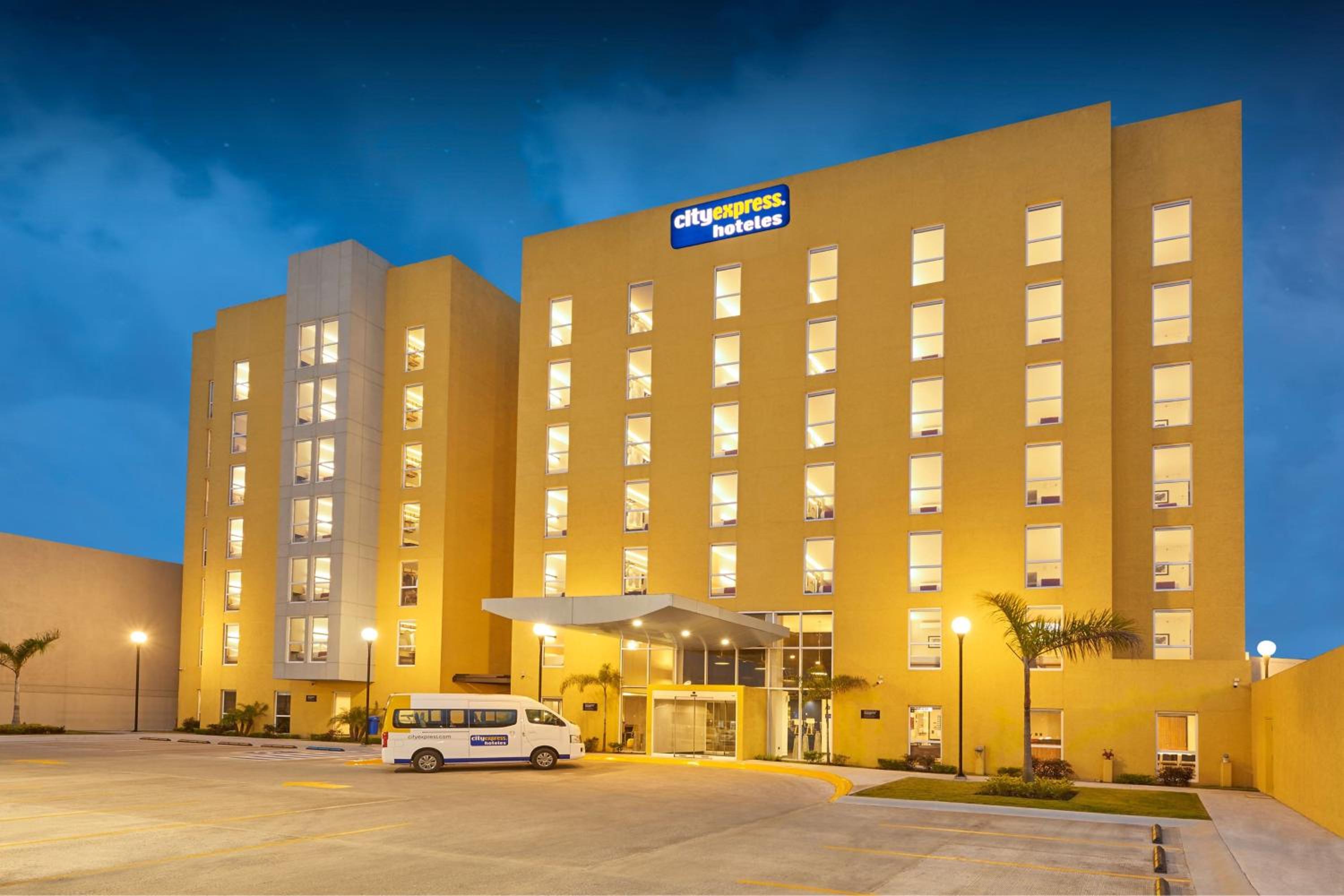 Tampico Vacations - City Express by Marriott Tampico Altamira - Property Image 5
