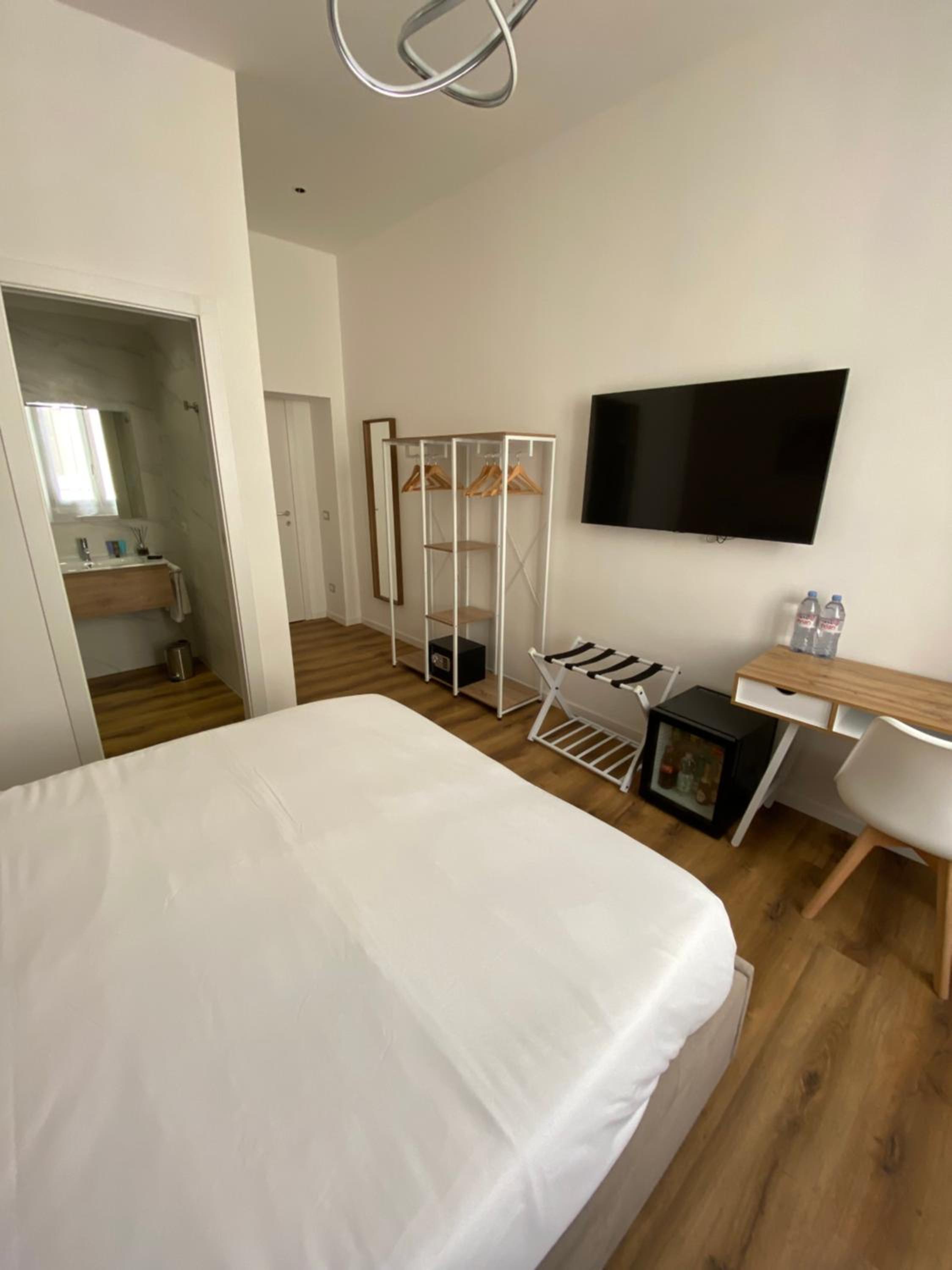 Belltower Elegans Guest House