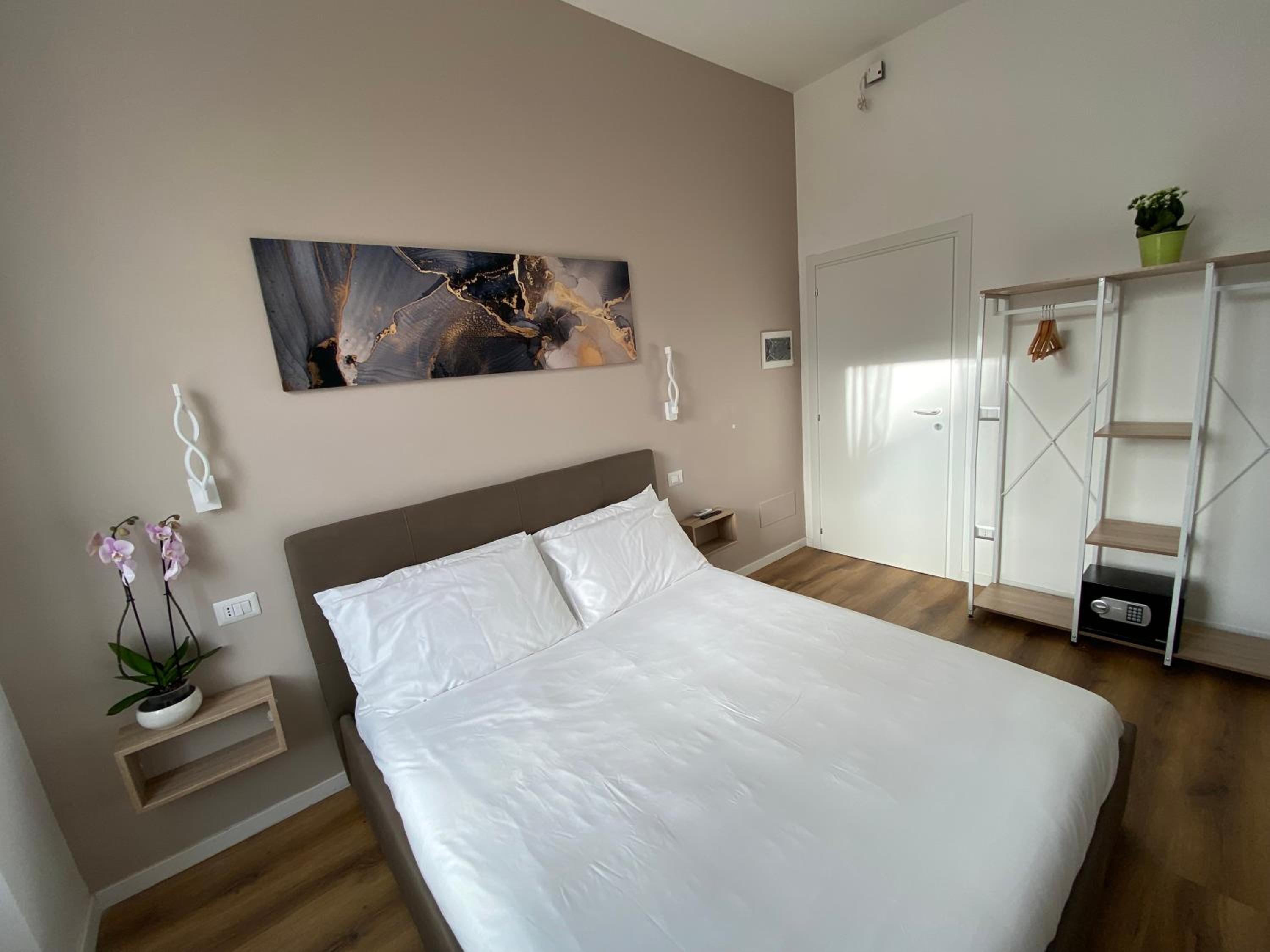 Belltower Elegans Guest House