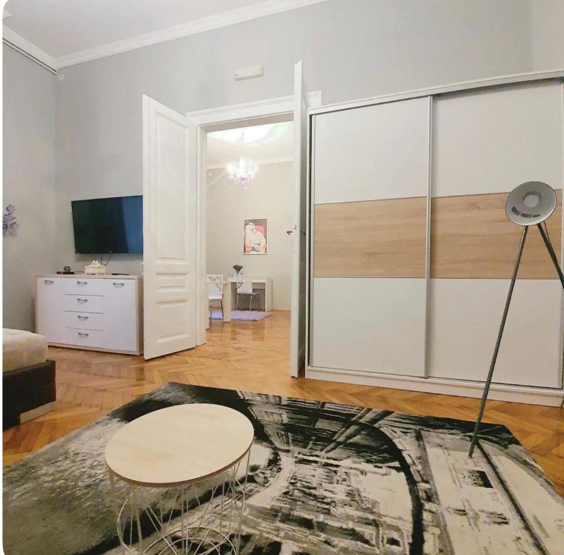 Center Belgrade- Bohemian quarter Skadarlia view 2