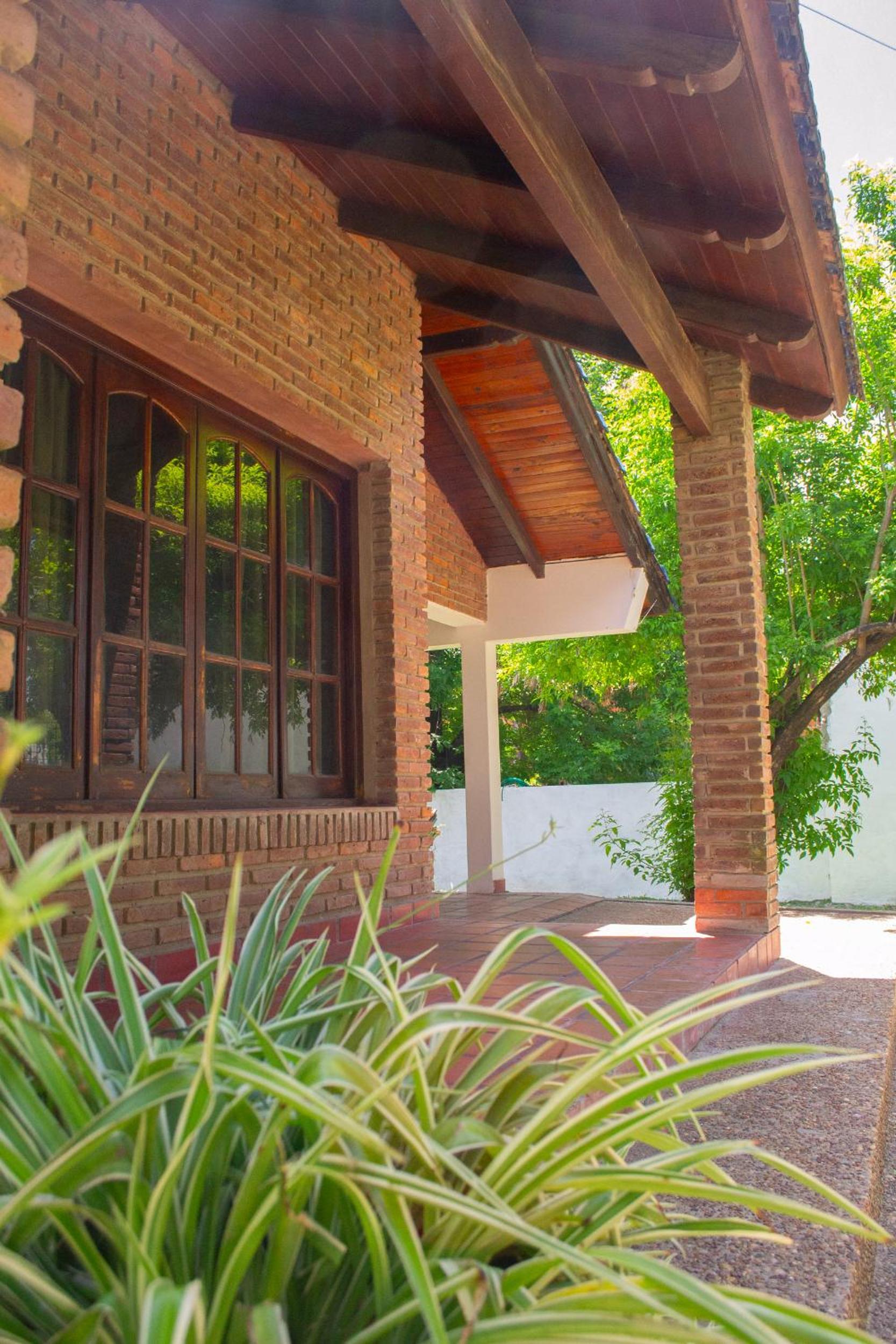 Amplio chalet en zona centro San José, Entre Ríos
