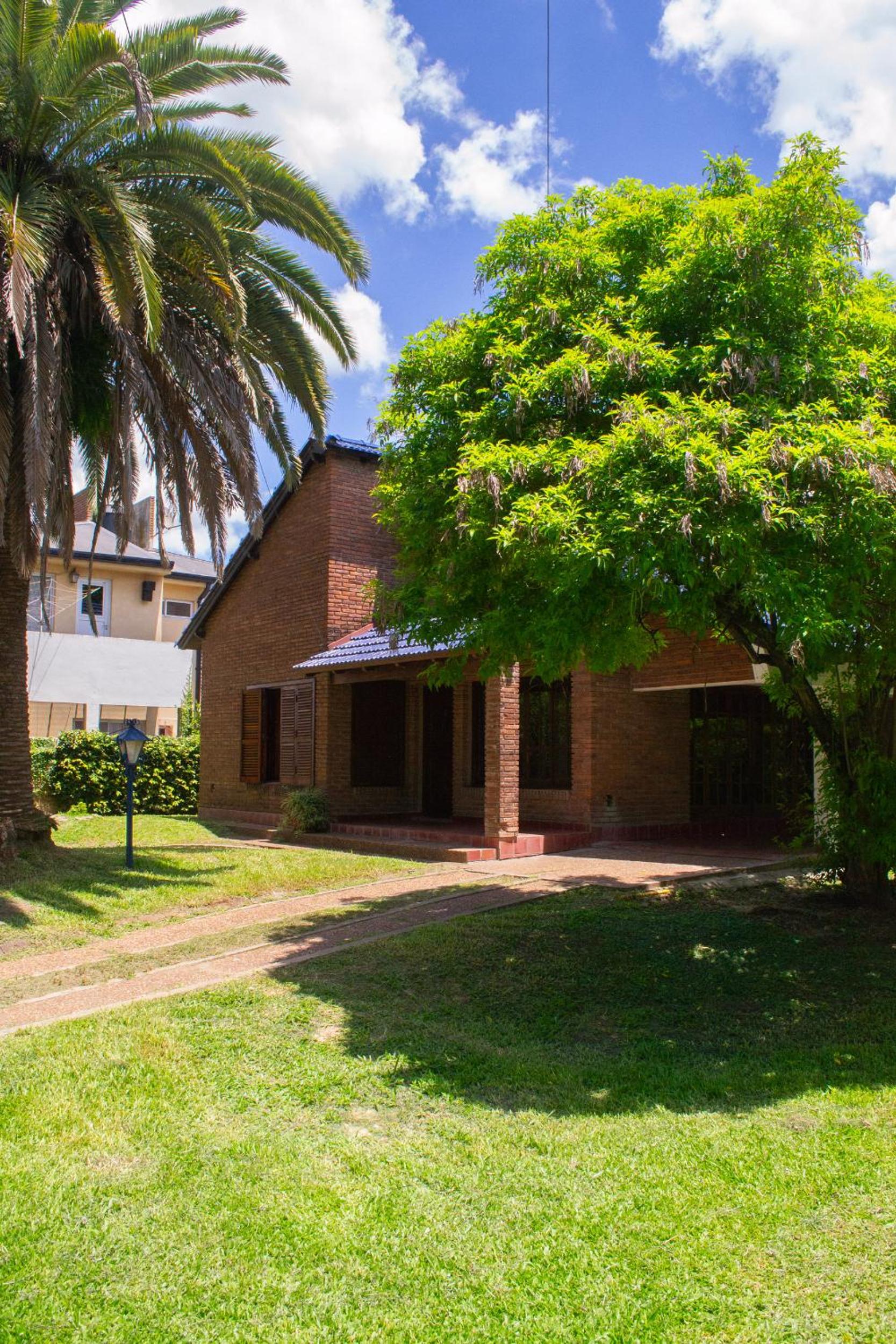 Amplio chalet en zona centro San José, Entre Ríos
