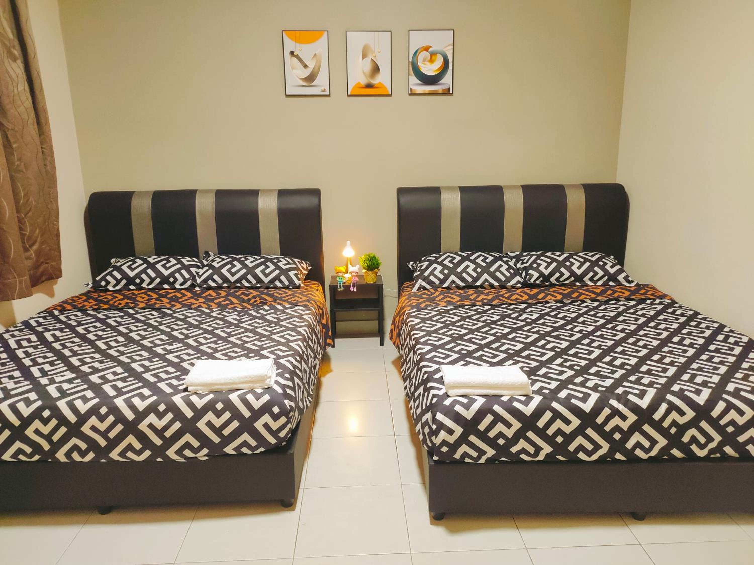 Maison Inn - Affordable Sleeps 6 to 13 near Tebrau AEON & Toppen
