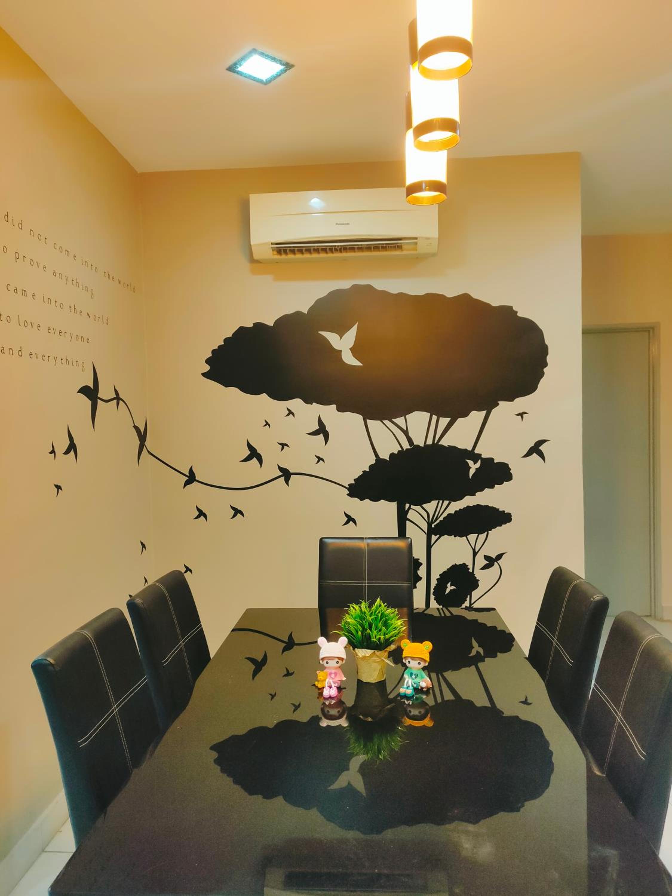Maison Inn - Affordable Sleeps 6 to 13 near Tebrau AEON & Toppen