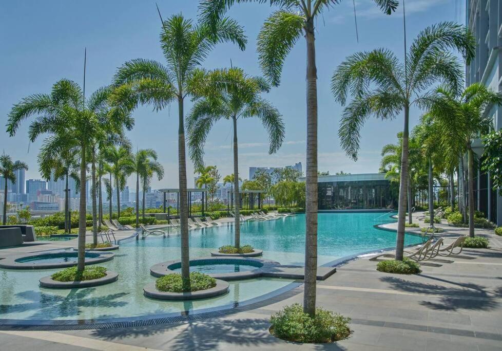 Cozy Skyline Retreat at Trion KL, Level 63