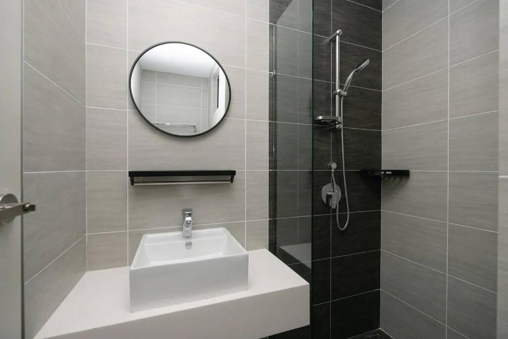 Cozy Skyline Retreat at Trion KL, Level 63