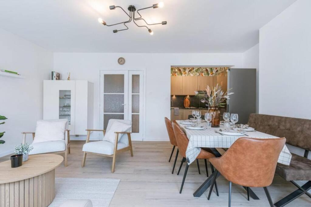 Hugo by the harbor, light-filled and centrally located apartment - free parking
