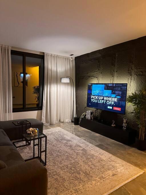 Luxury 1BD Apartment in Al-Sahafa