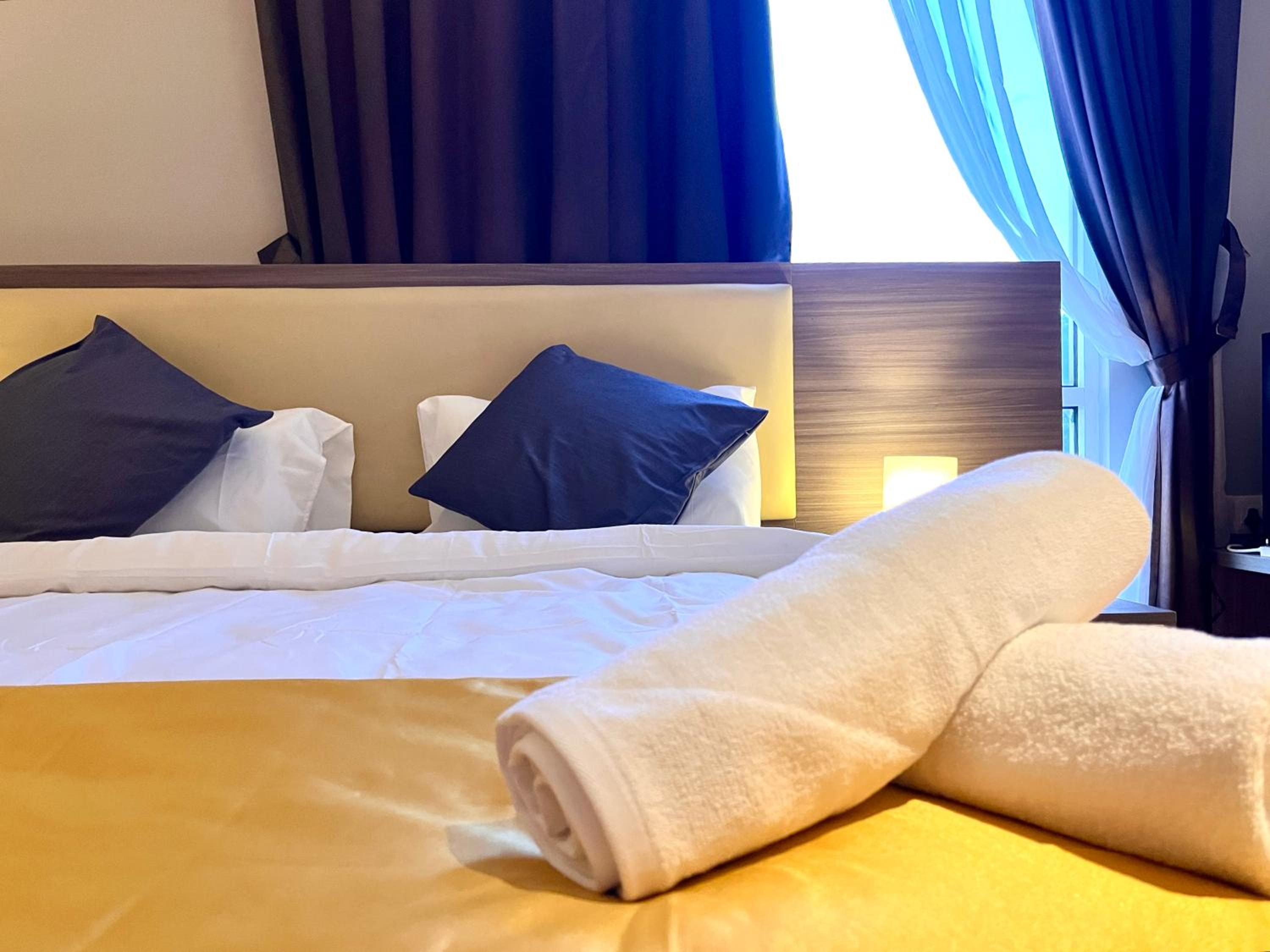 HillMark Suites