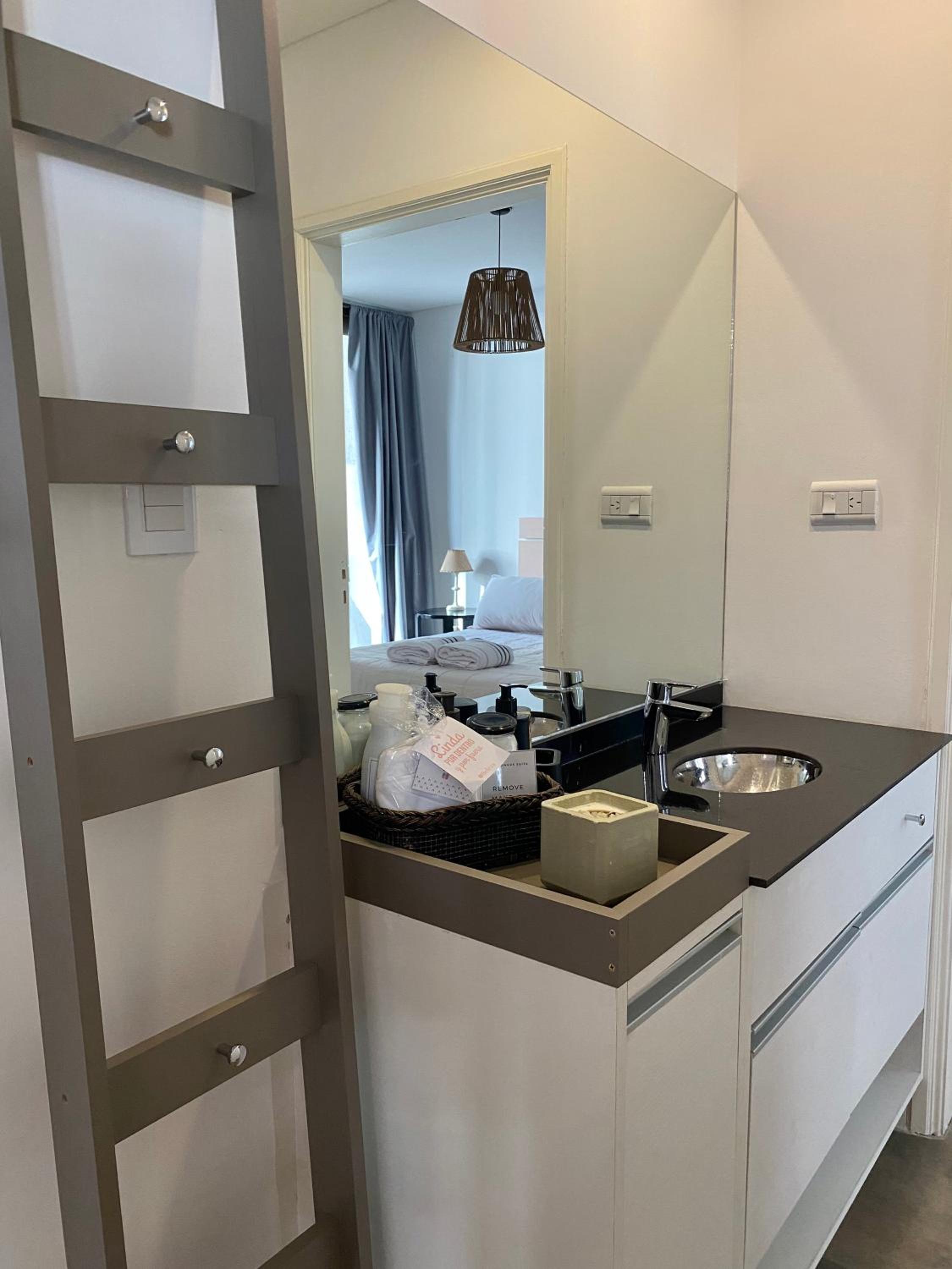 Lake Towers Suite