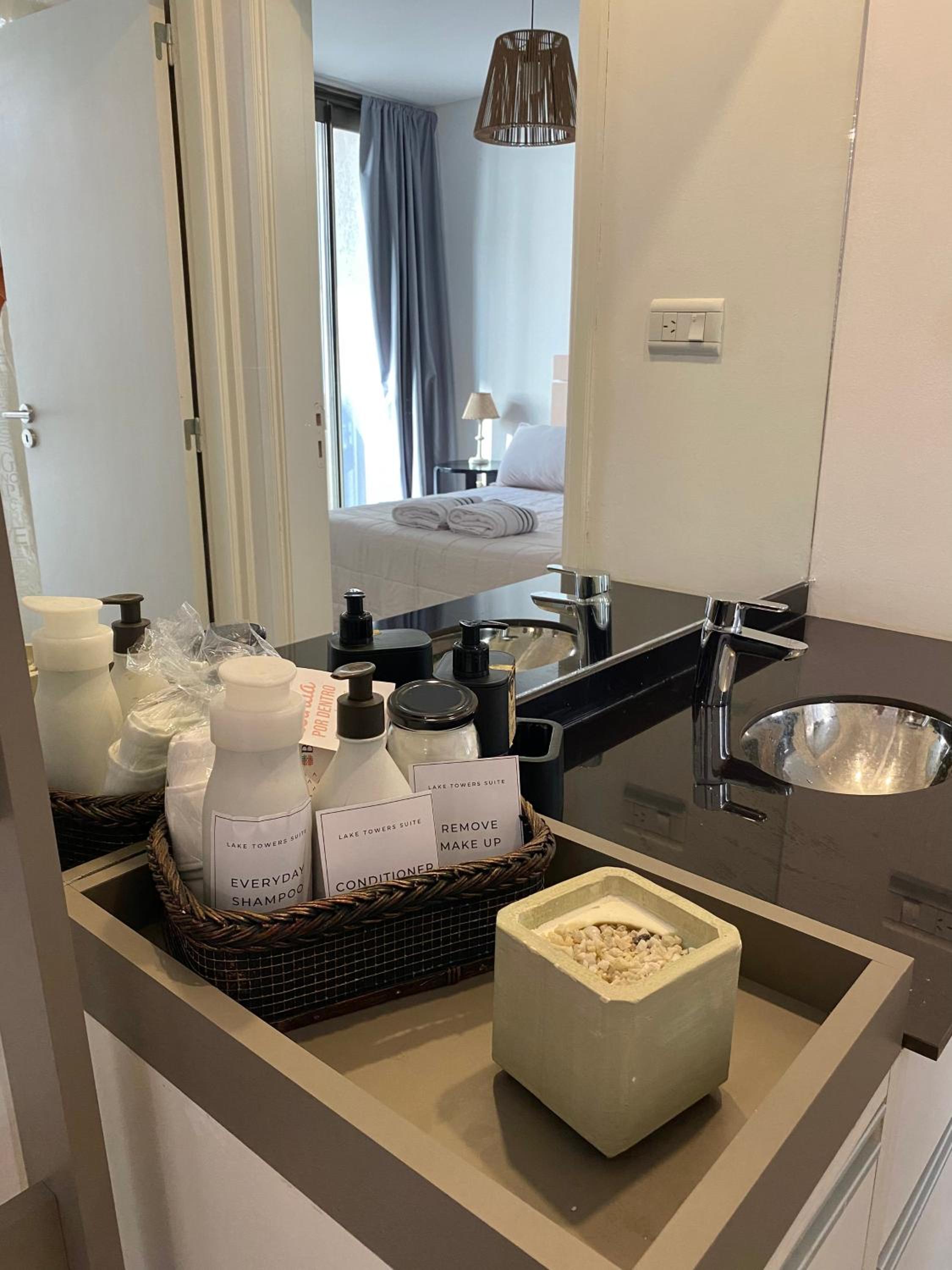 Lake Towers Suite
