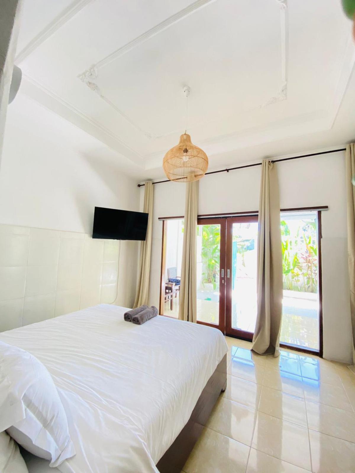 Villa Tiffany Nyanyi Beach view 3