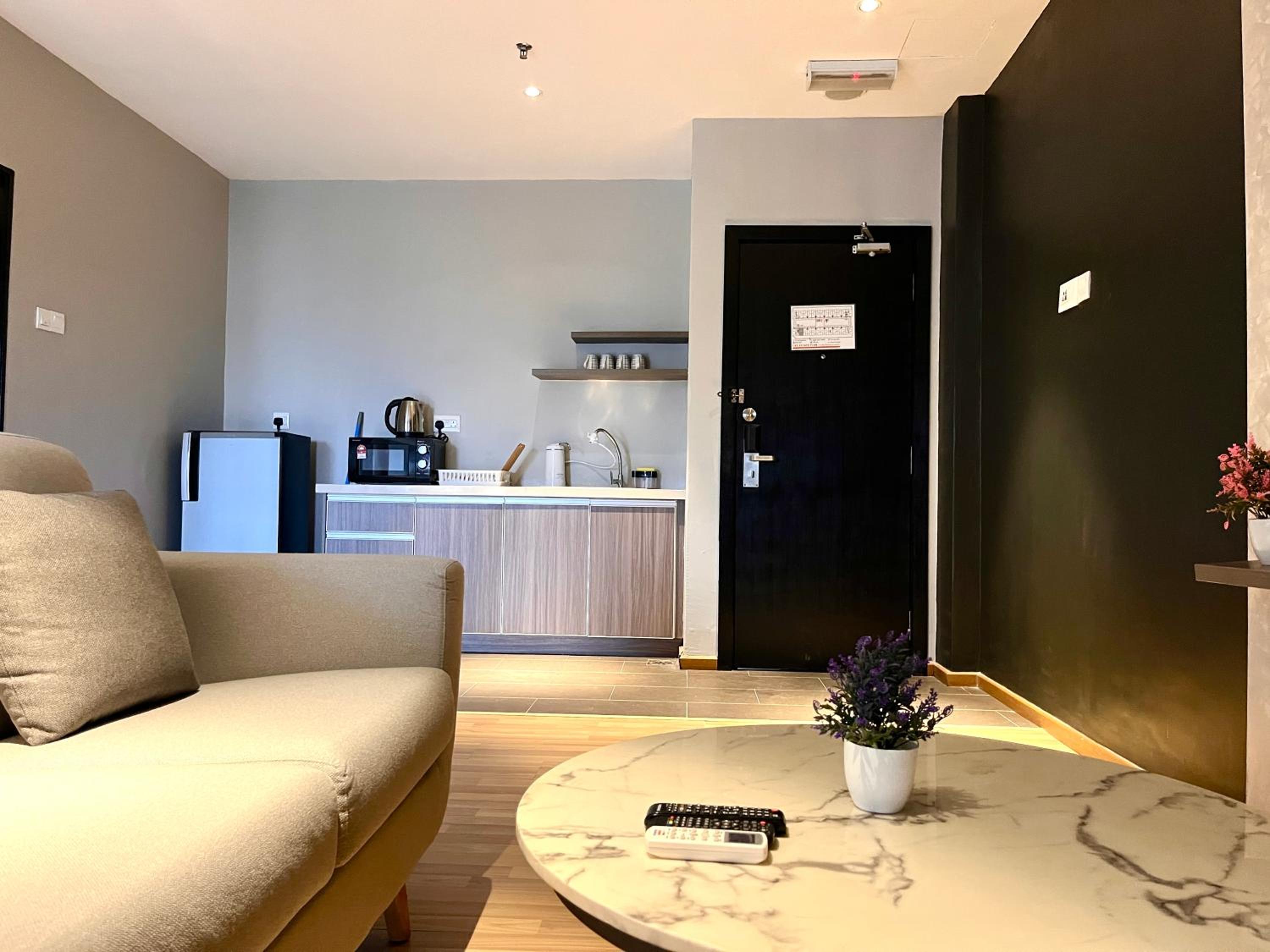 HillMark Suites