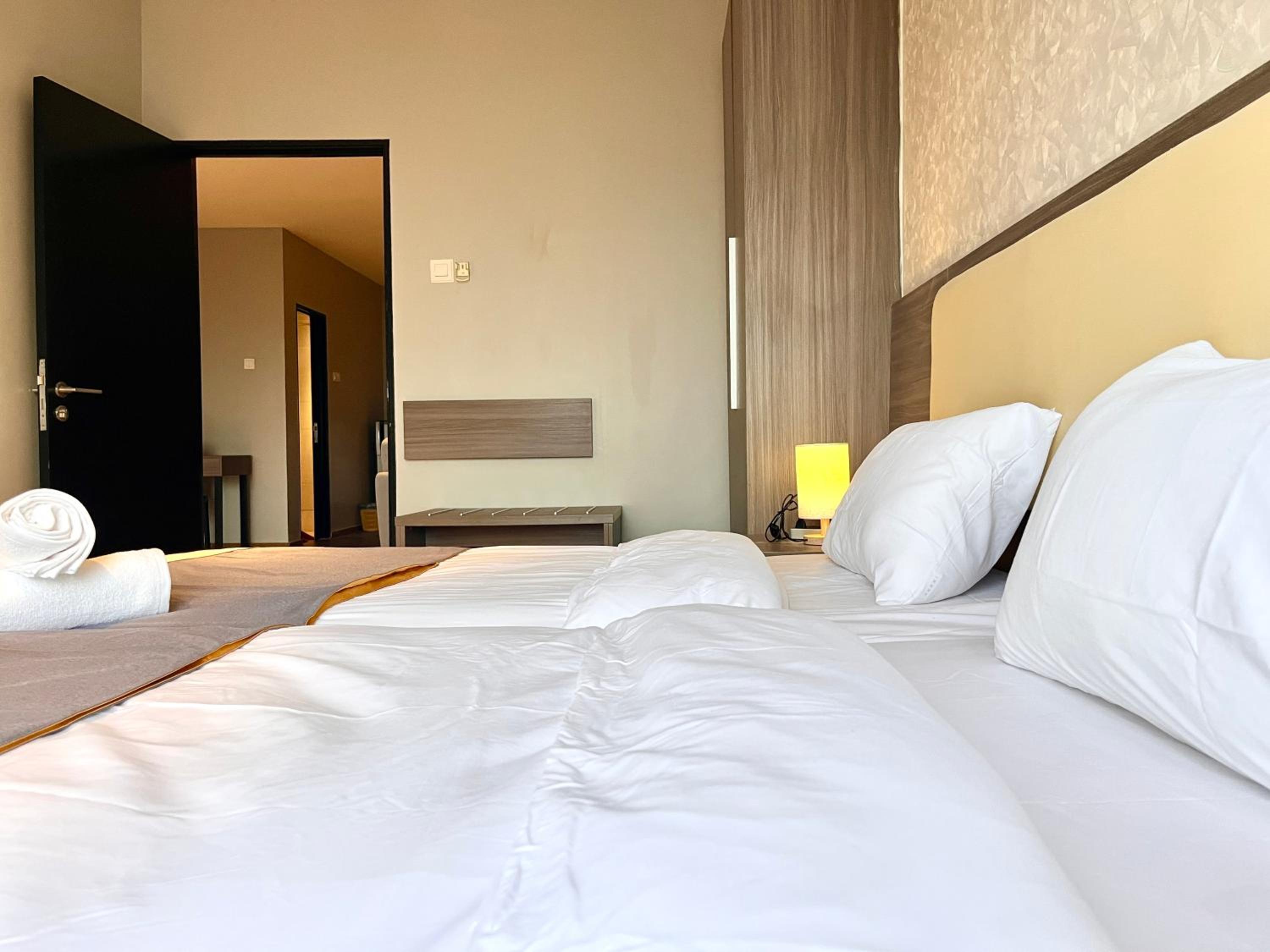 HillMark Suites