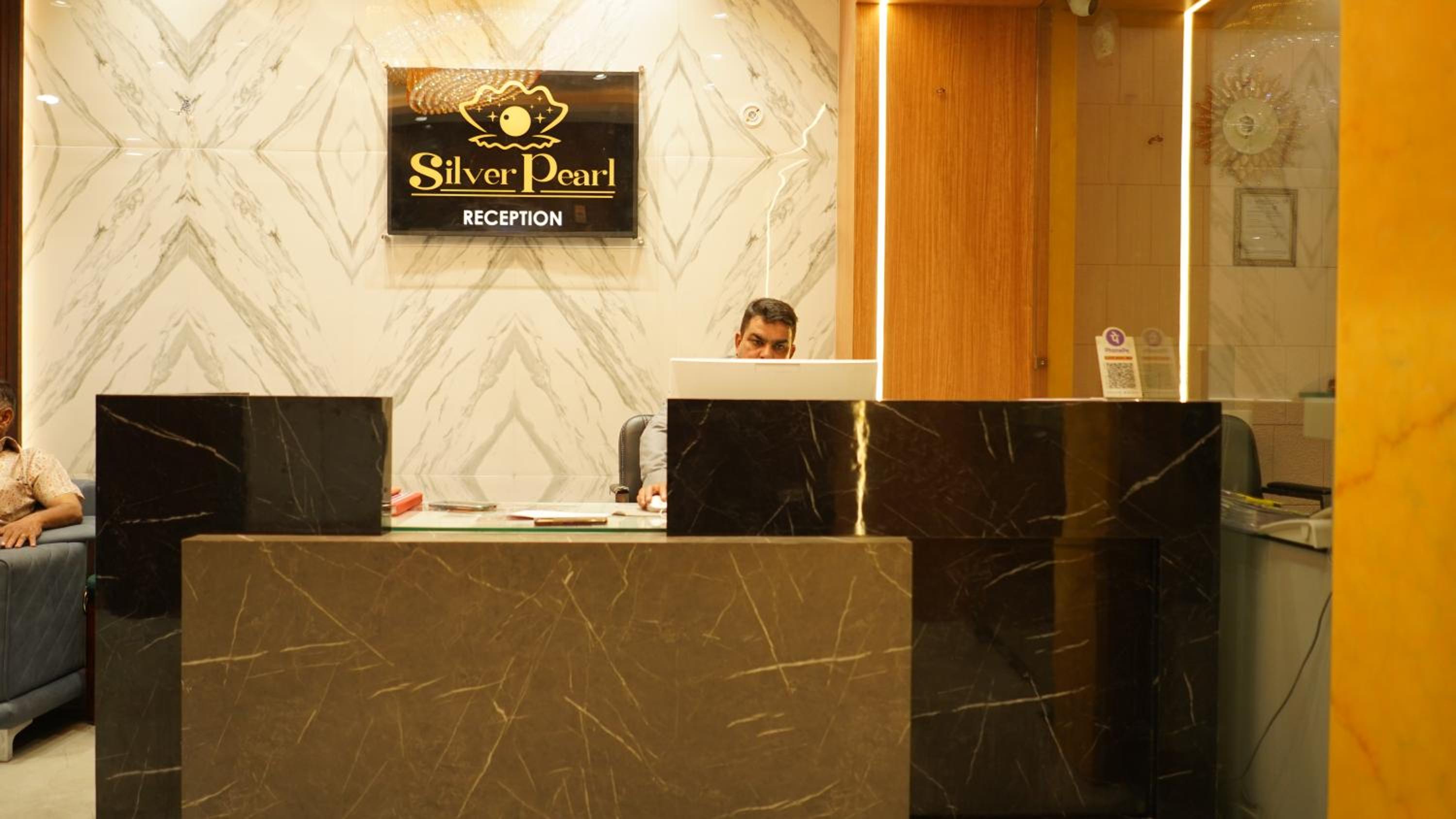 Lobby & Reception