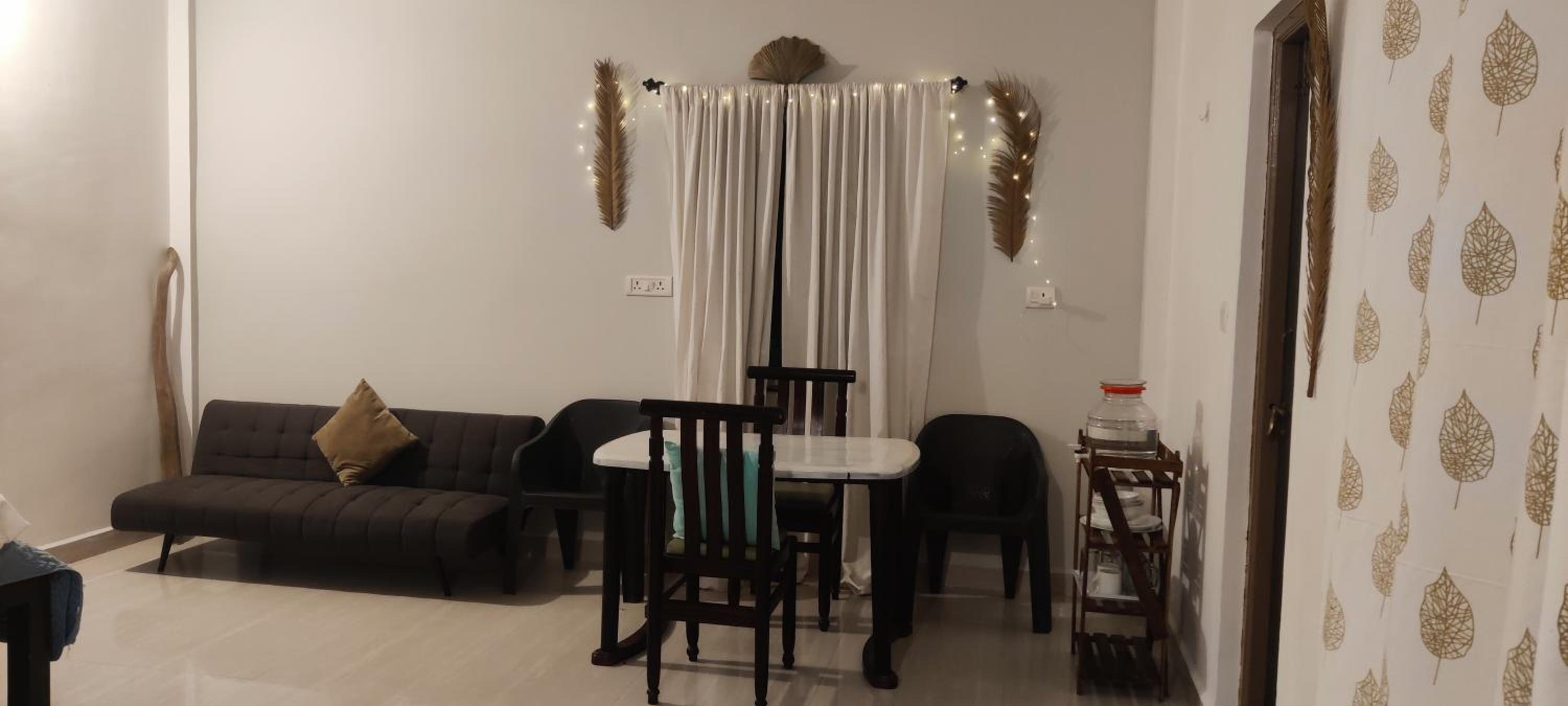 J-House, 4 Apartments with balconies, NO kitchen, Thalassa 1min away view 5