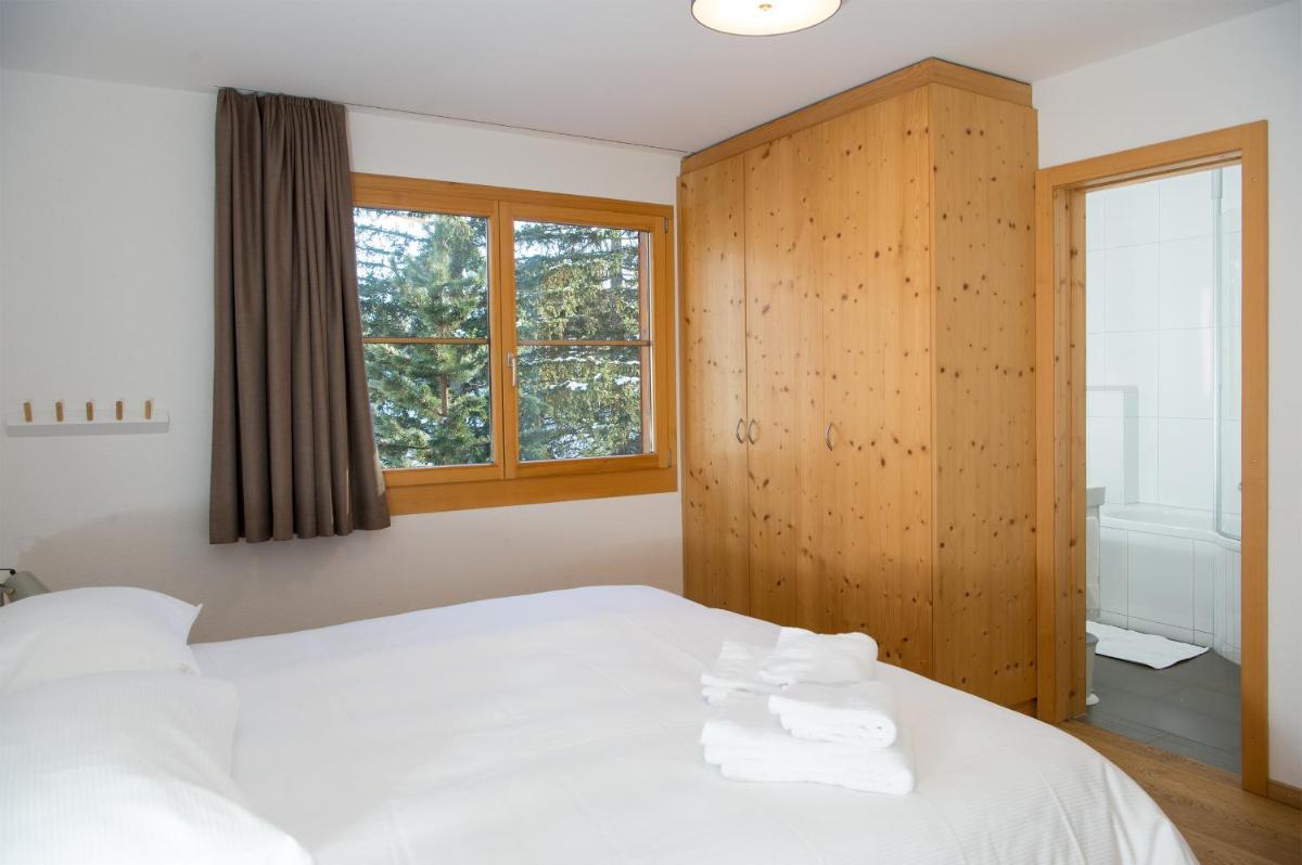 Prime location Apartment 300 meters lift