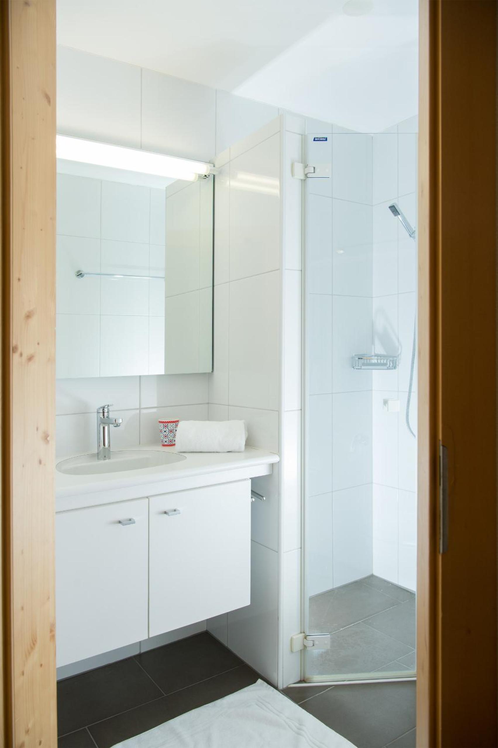 Prime location Apartment 300 meters lift