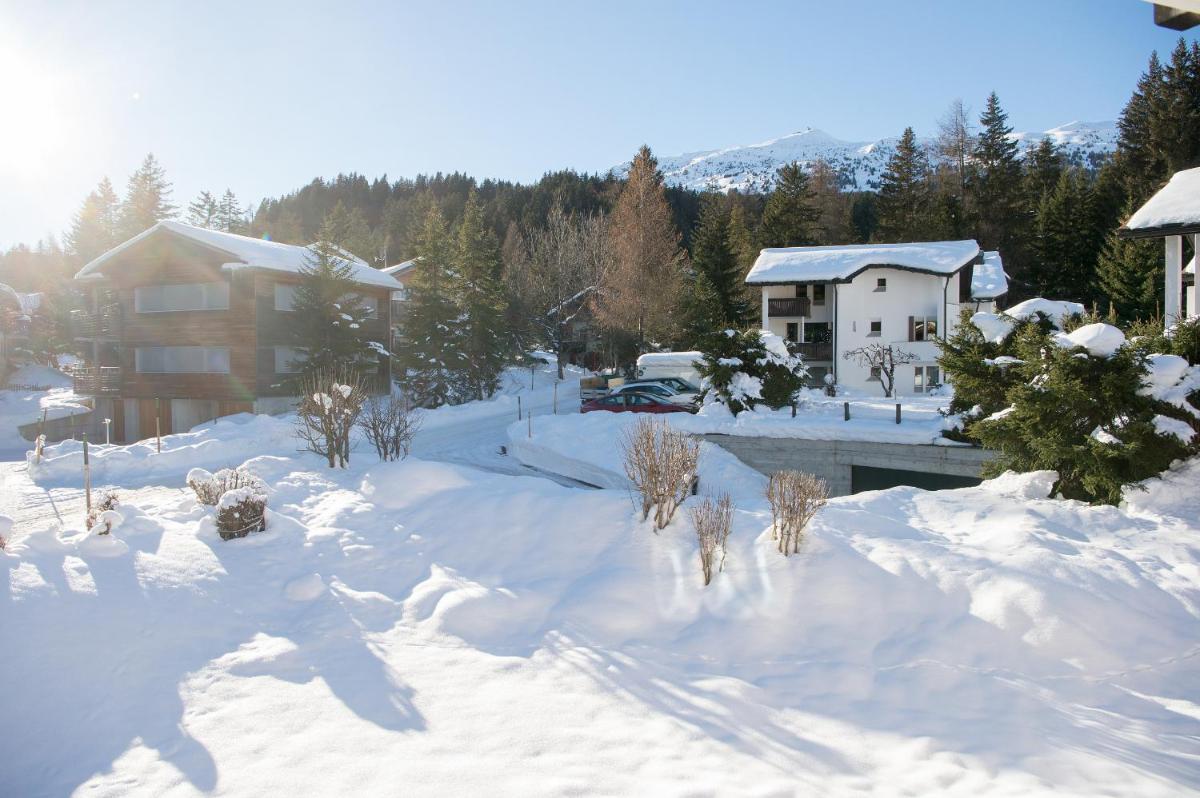 Prime location Apartment 300 meters lift