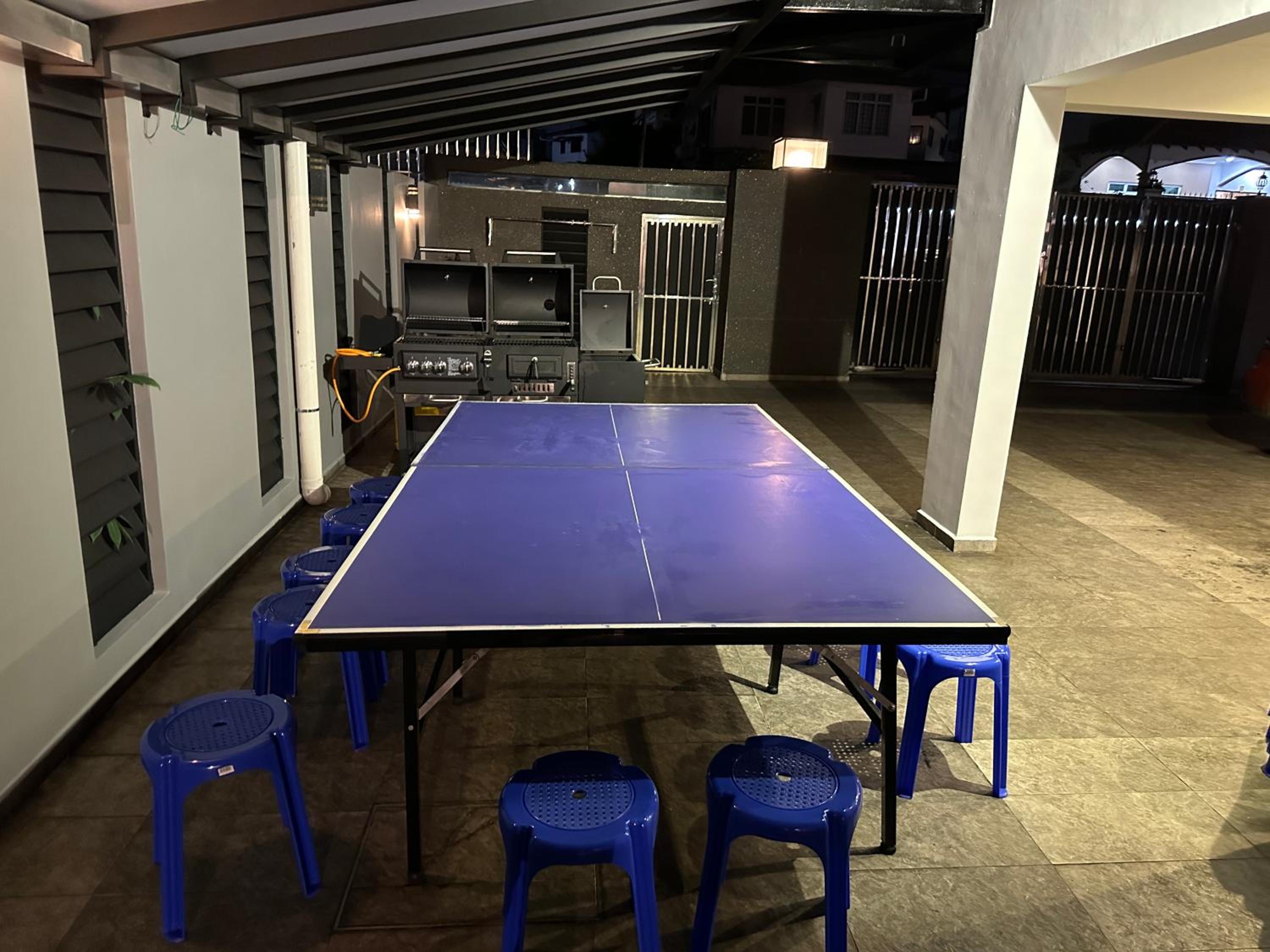 Near ksl bungalow near midvalley BBQ Karaoke wifi 300Mbps