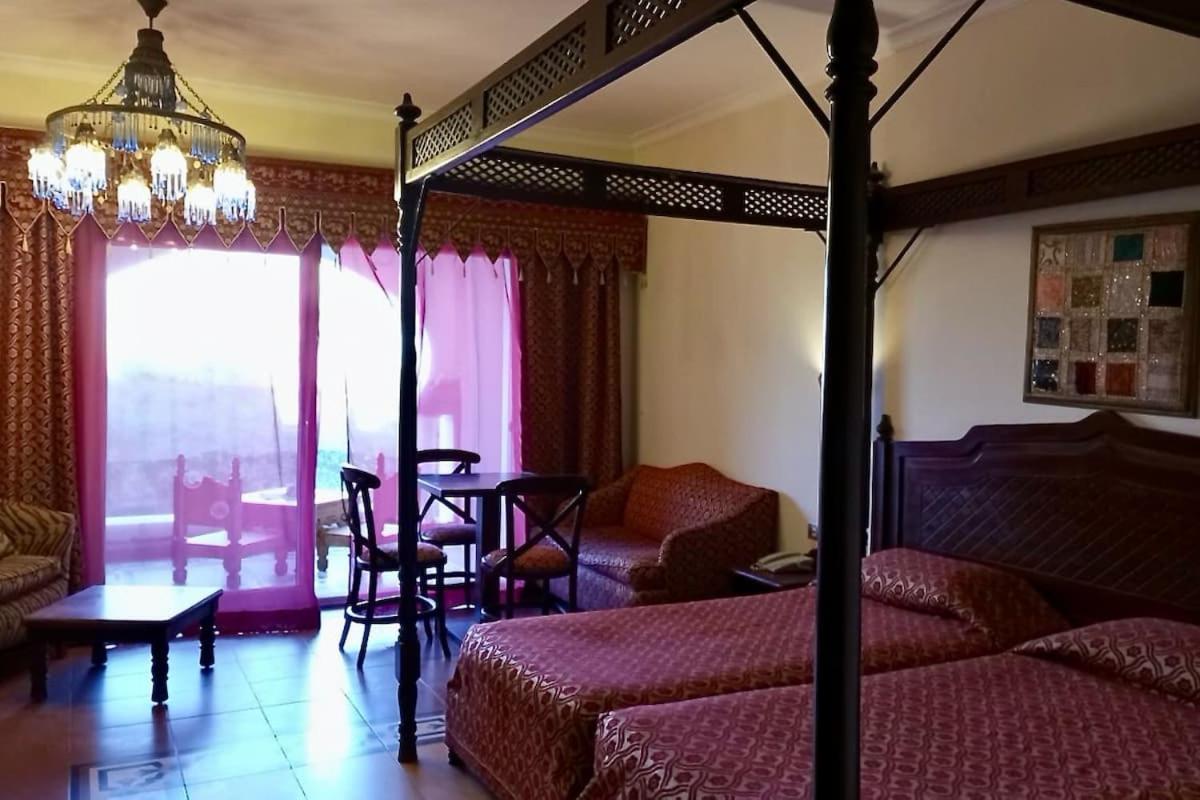 Spaziosissima Suite Domina Coral Bay con vista mare Appartamento R23120 view 4