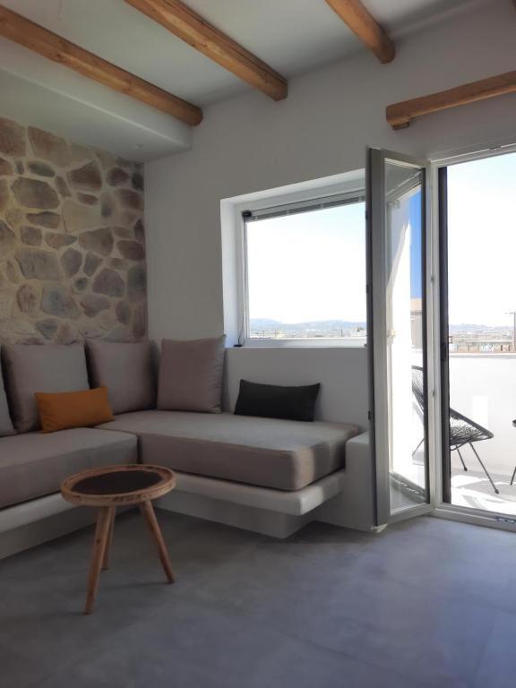 Konstantza's Deluxe Suite photo 4