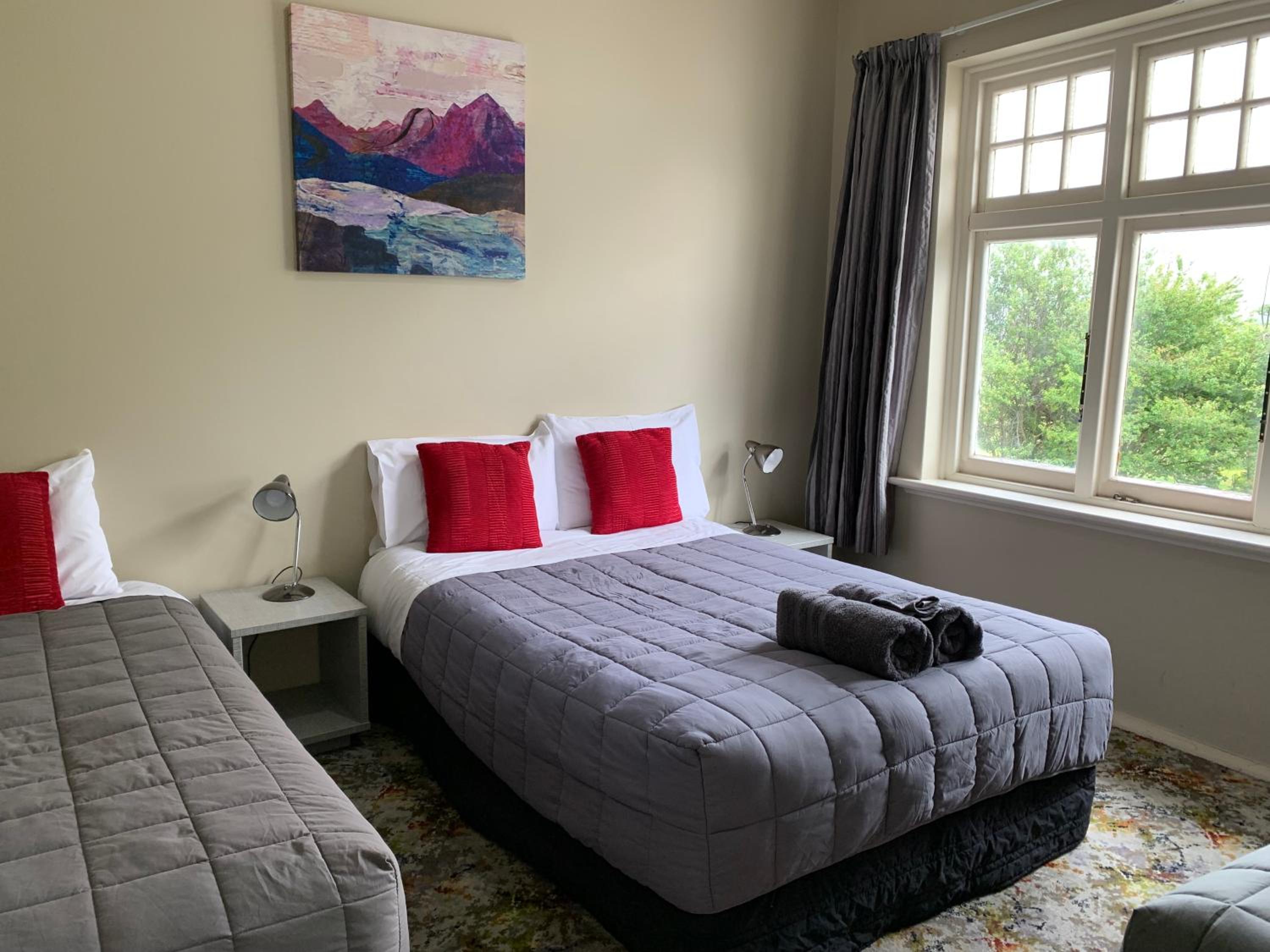 Thomas's Catlins Lodge and Camp Ground view 4